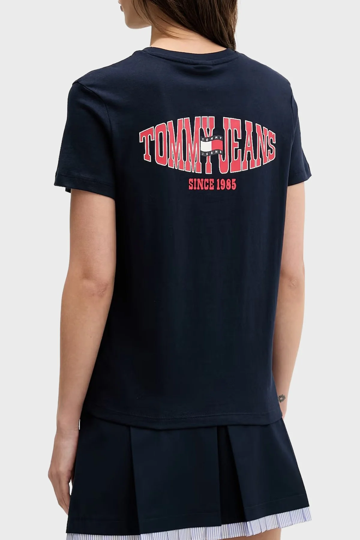 Tommy Jeans Pamuklu Logo Baskılı Regular Fit Bisiklet Yaka Kadın T Shirt DW0DW22274 C1G LACİVERT - 3