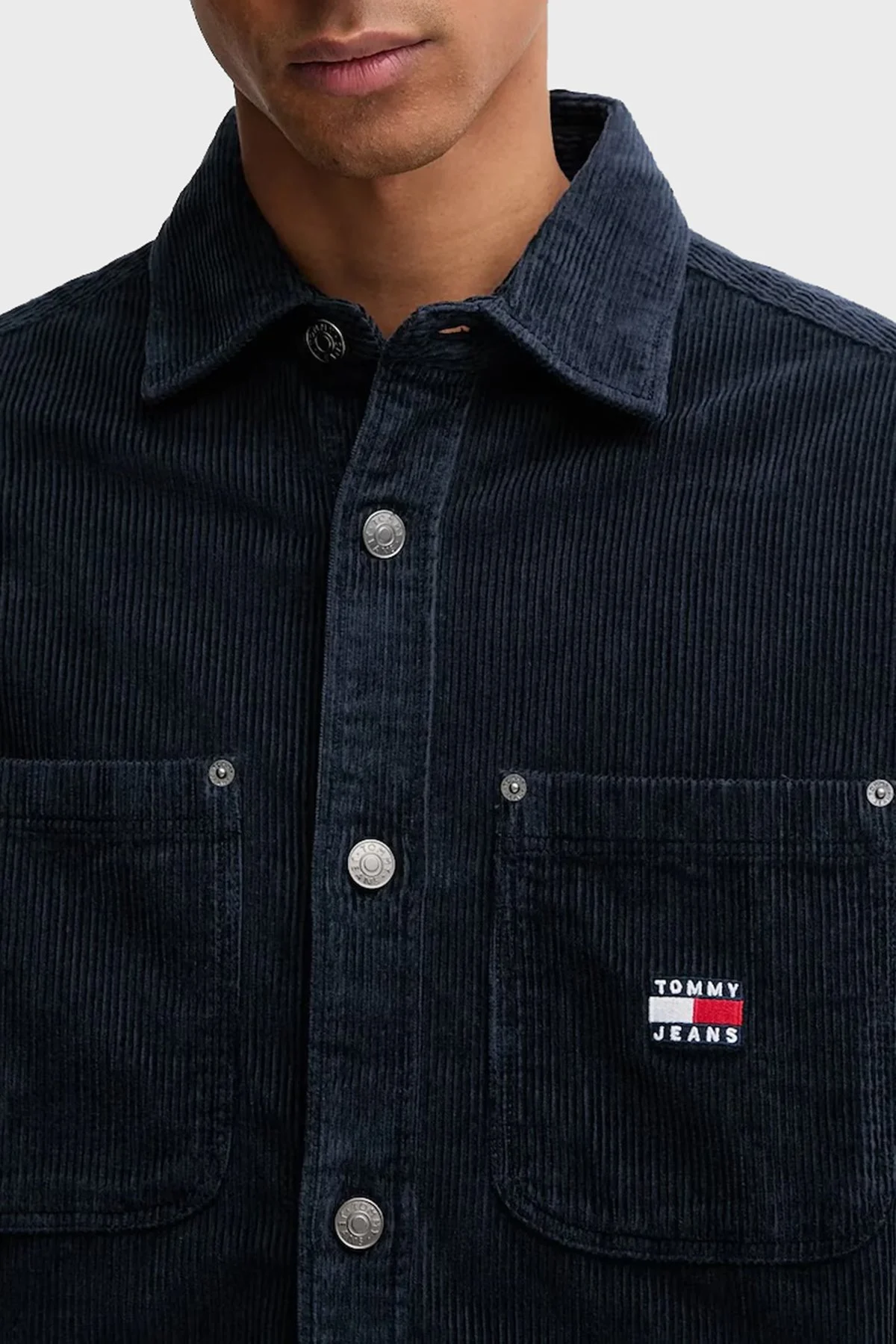 Tommy Jeans Pamuklu Loose Fit Uzun Kollu Kadife Erkek Gömlek DM0DM22016 C1G LACİVERT - 4