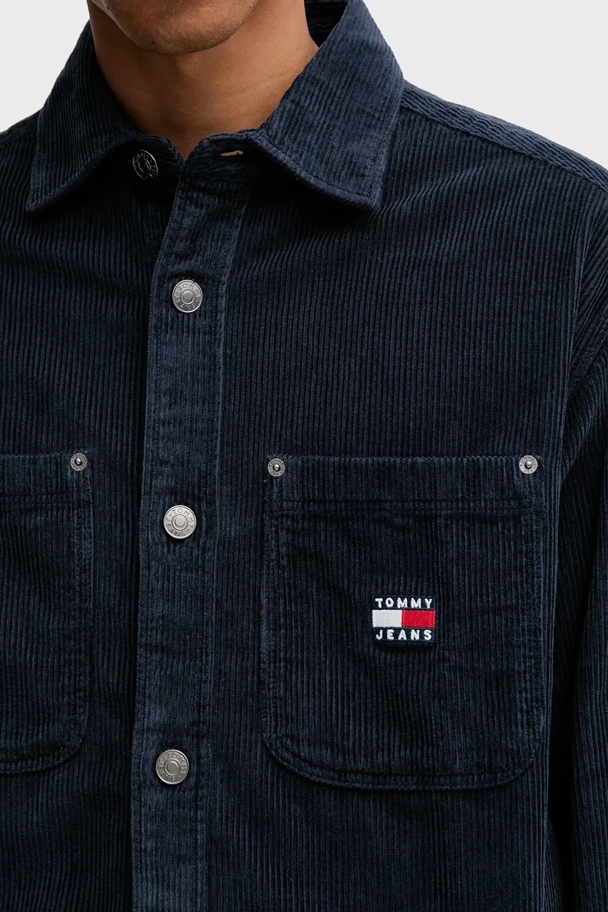 Tommy Jeans Pamuklu Loose Fit Uzun Kollu Kadife Erkek Gömlek DM0DM22016 C1G LACİVERT - 5