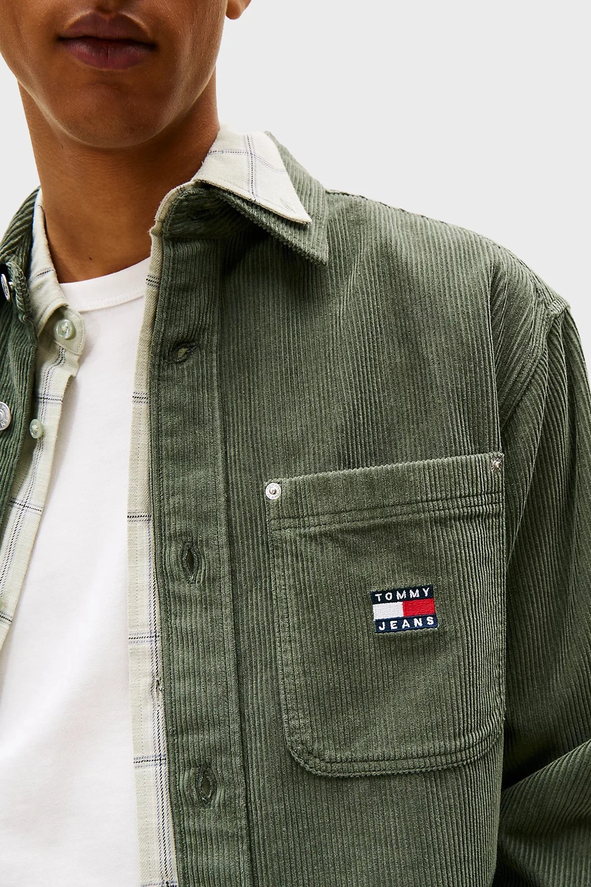 Tommy Jeans Pamuklu Loose Fit Uzun Kollu Kadife Erkek Gömlek DM0DM22016 MRH KOYU YEŞİL - 4