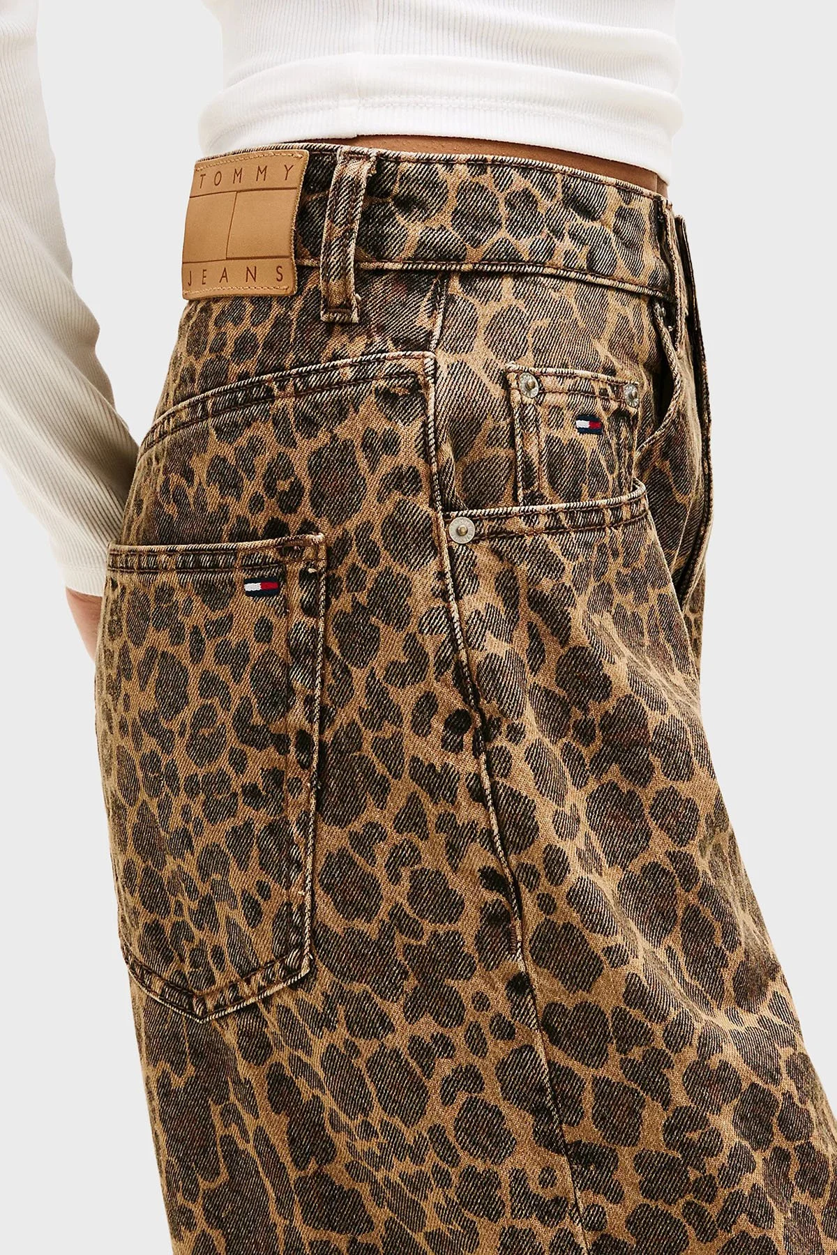 Tommy Jeans Pamuklu Loose Fit Yüksek Bel Bol Paça Bayan Pantolon DW0DW21833 1CE LEOPAR - 3