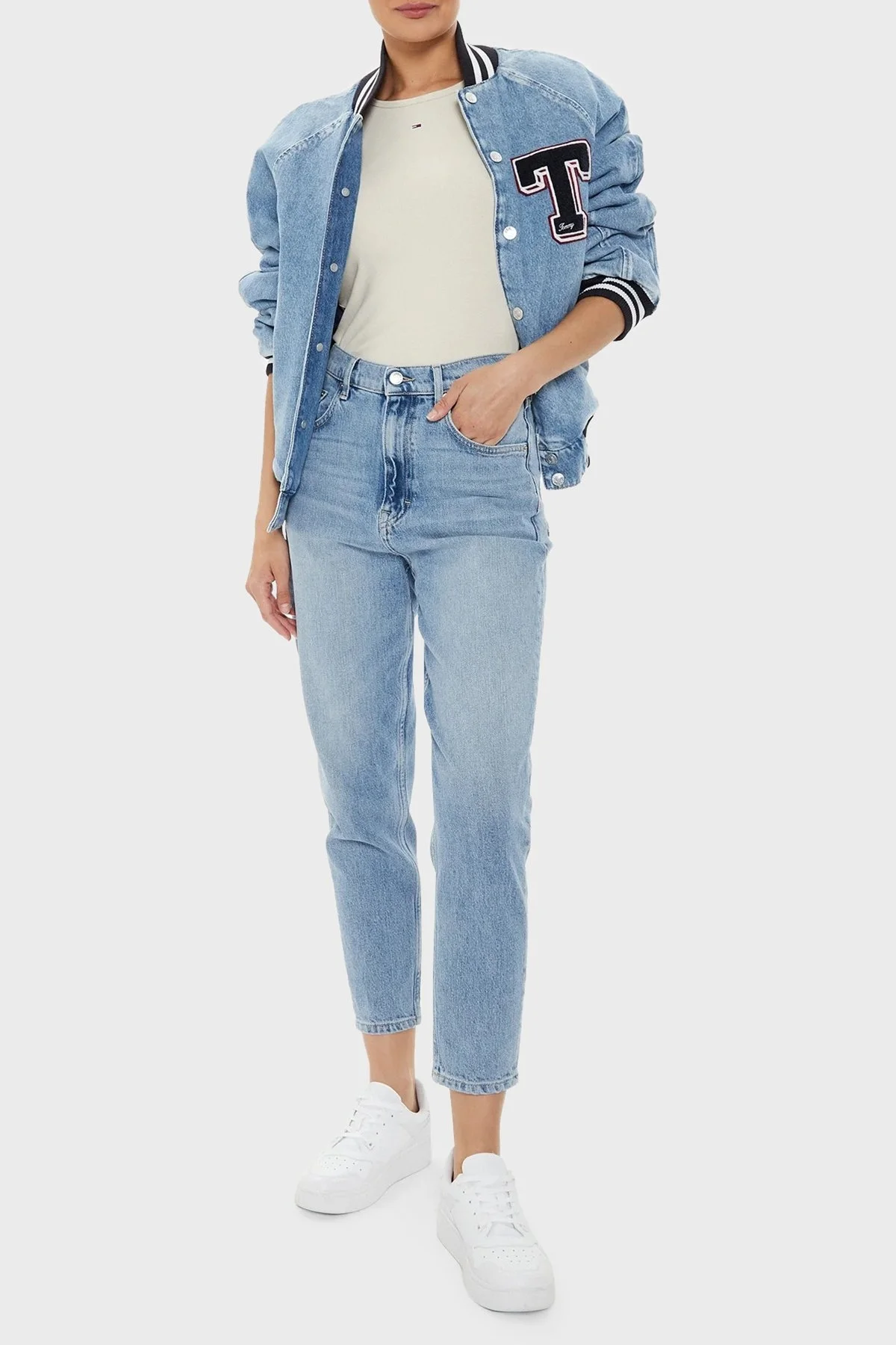 Tommy Jeans Pamuklu Mom Fit Yüksek Bel Jeans Bayan Kot Pantolon DW0DW19247 1AB AÇIK MAVİ - 2