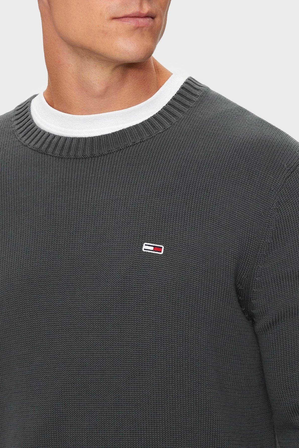 Tommy Jeans Pamuklu Regular Fit Bisiklet Yaka Erkek Kazak DM0DM18370 PUB KOYU GRİ - 4