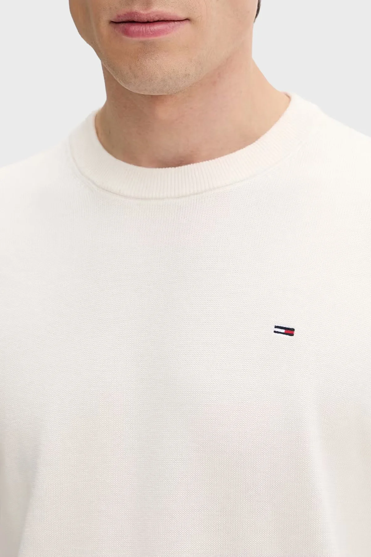 Tommy Jeans Pamuklu Regular Fit Bisiklet Yaka Erkek Kazak DM0DM22853 YBH Beyaz - 4