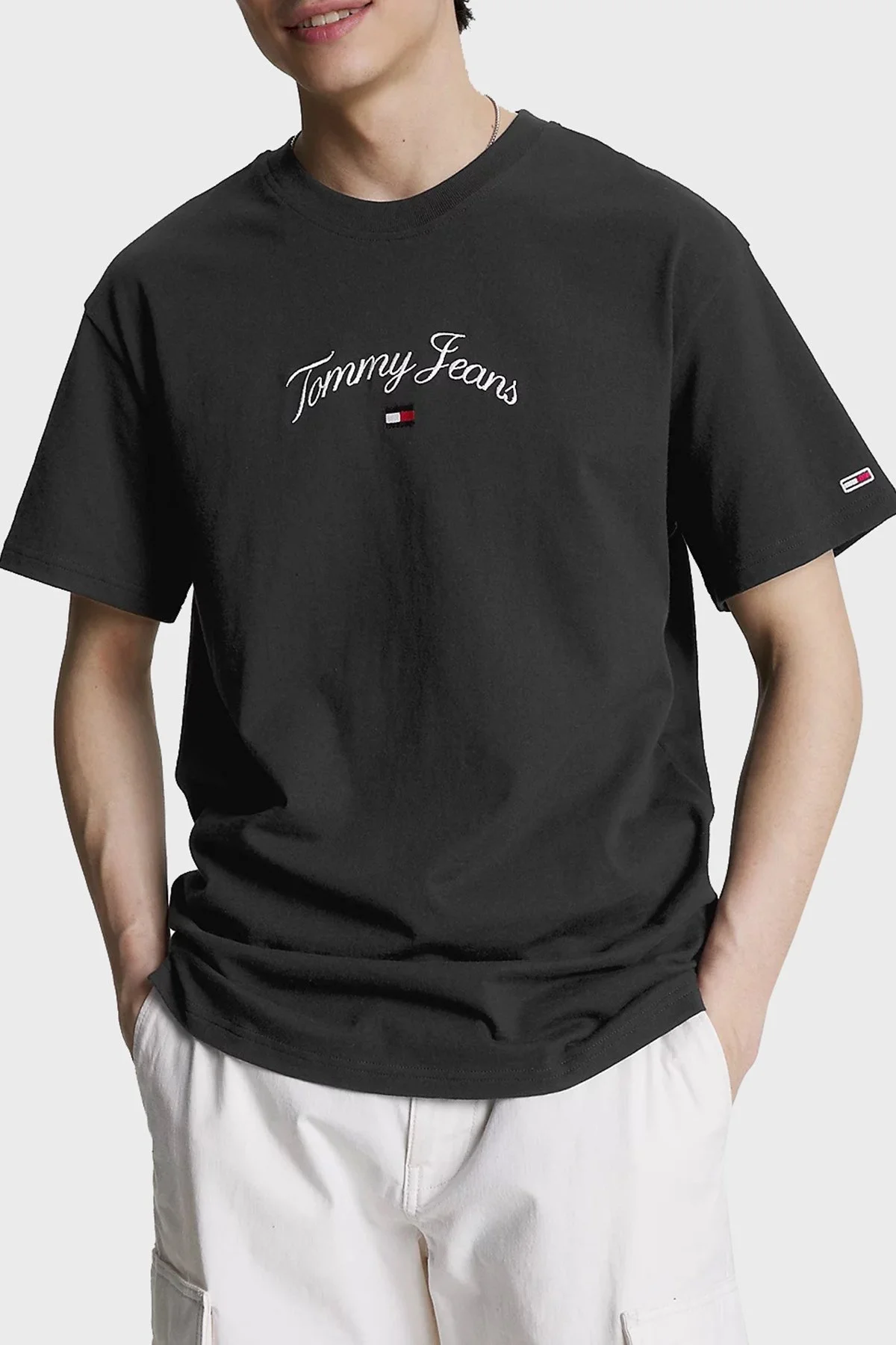 Tommy Jeans Pamuklu Regular Fit Bisiklet Yaka Erkek T Shirt DM0DM16835 BDS SİYAH - 1