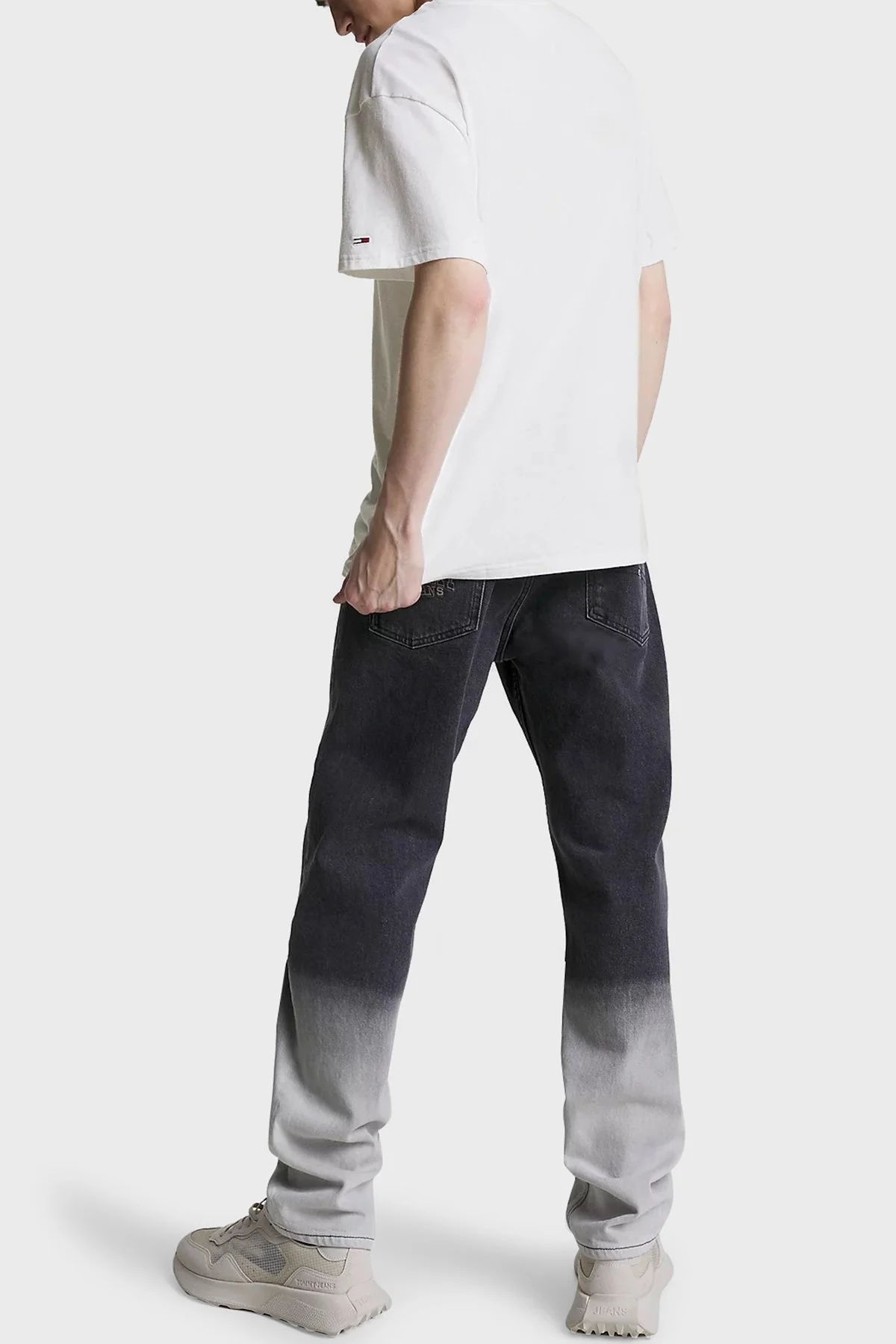 Tommy Jeans Pamuklu Regular Fit Bisiklet Yaka Erkek T Shirt DM0DM16835 YBR BEYAZ - 2