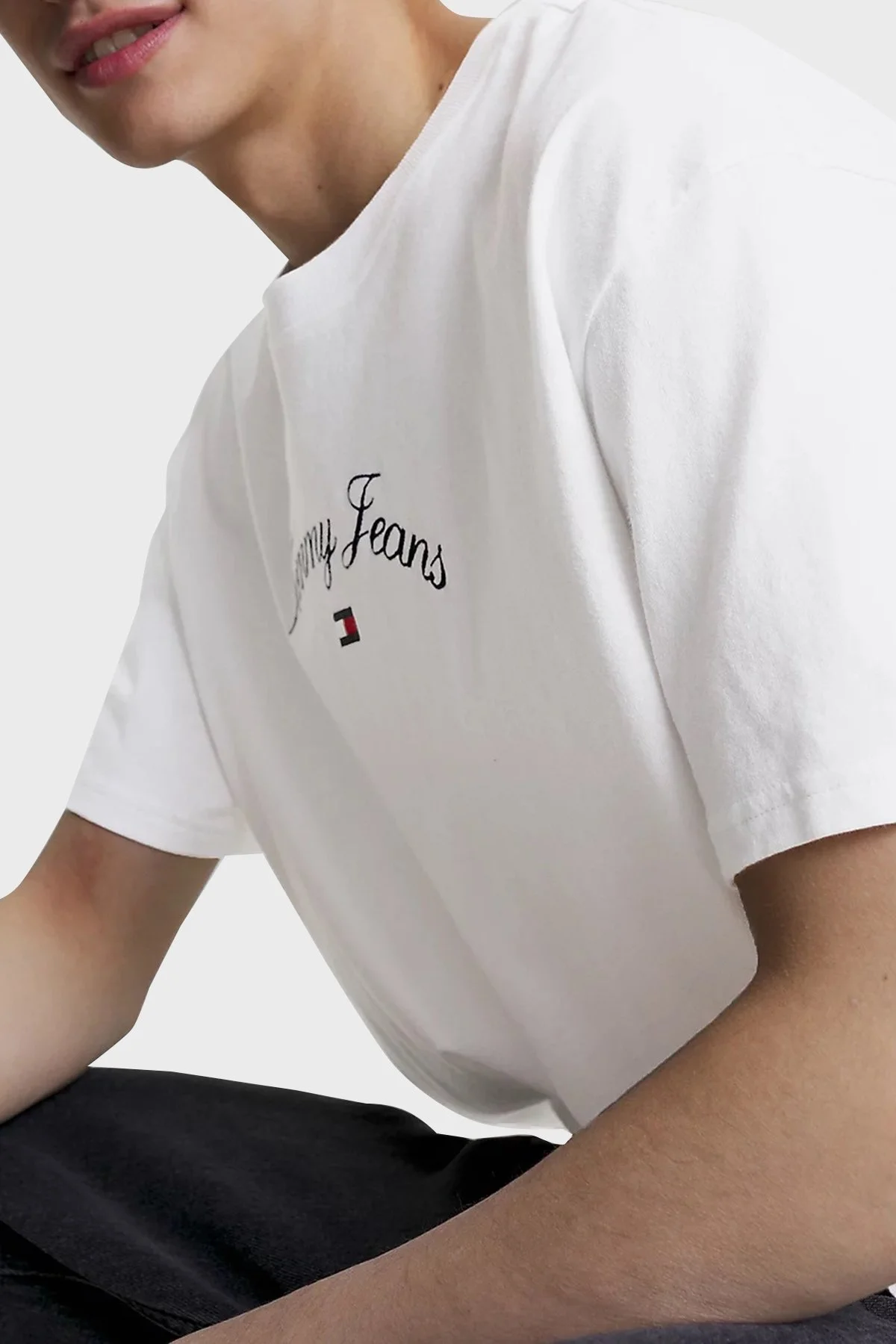 Tommy Jeans Pamuklu Regular Fit Bisiklet Yaka Erkek T Shirt DM0DM16835 YBR BEYAZ - 4