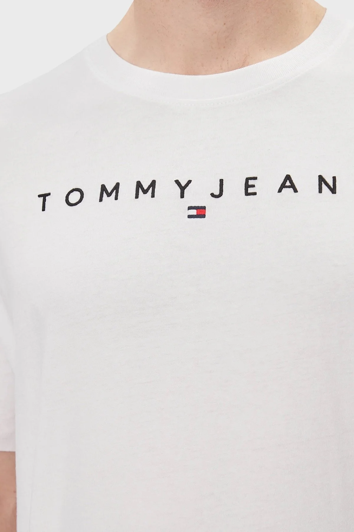 Tommy Jeans Pamuklu Regular Fit Bisiklet Yaka Erkek T Shirt DM0DM17993 YBR BEYAZ - 5