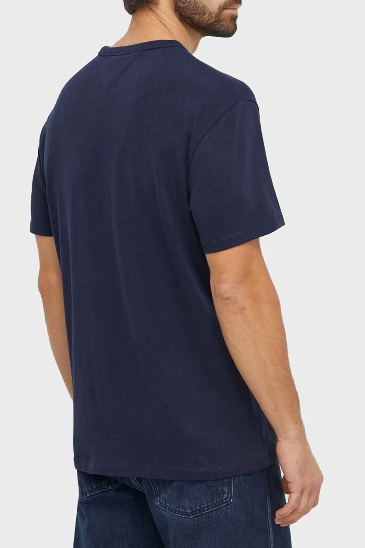 Tommy Jeans Pamuklu Regular Fit Bisiklet Yaka Erkek T Shirt DM0DM17995 C1G LACİVERT - 3