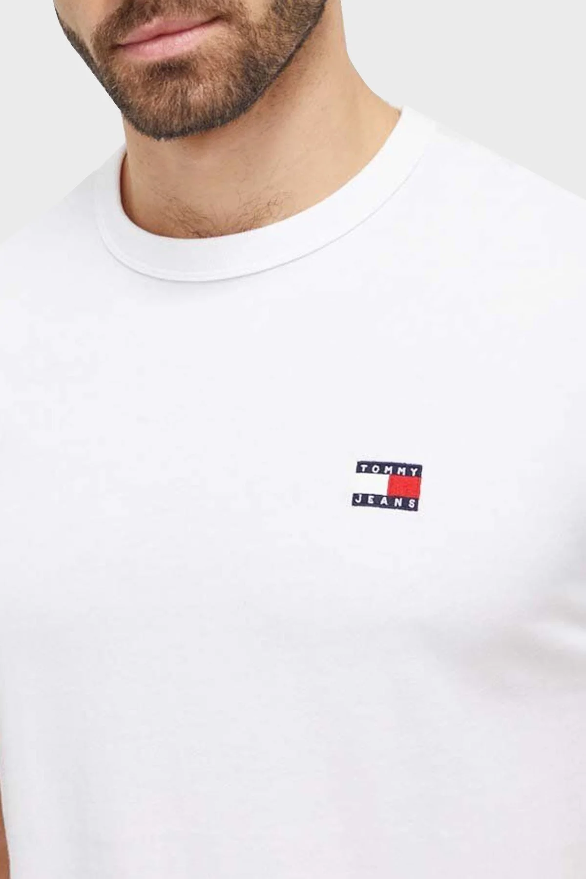 Tommy Jeans Pamuklu Regular Fit Bisiklet Yaka Erkek T Shirt DM0DM17995 YBR BEYAZ - 2