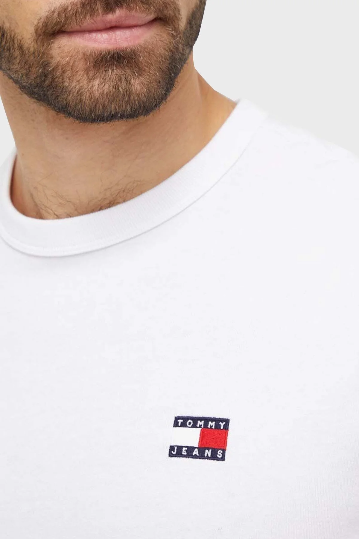 Tommy Jeans Pamuklu Regular Fit Bisiklet Yaka Erkek T Shirt DM0DM17995 YBR BEYAZ - 4