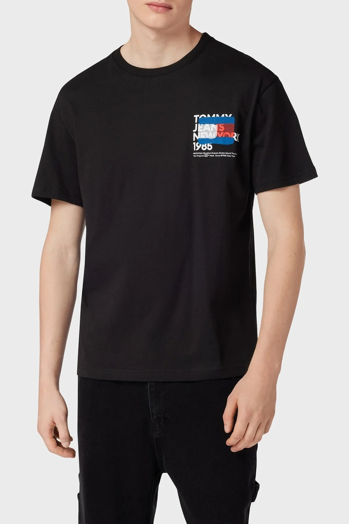 Tommy Jeans Pamuklu Regular Fit Bisiklet Yaka Erkek T Shirt DM0DM18271 BDS SİYAH - 1
