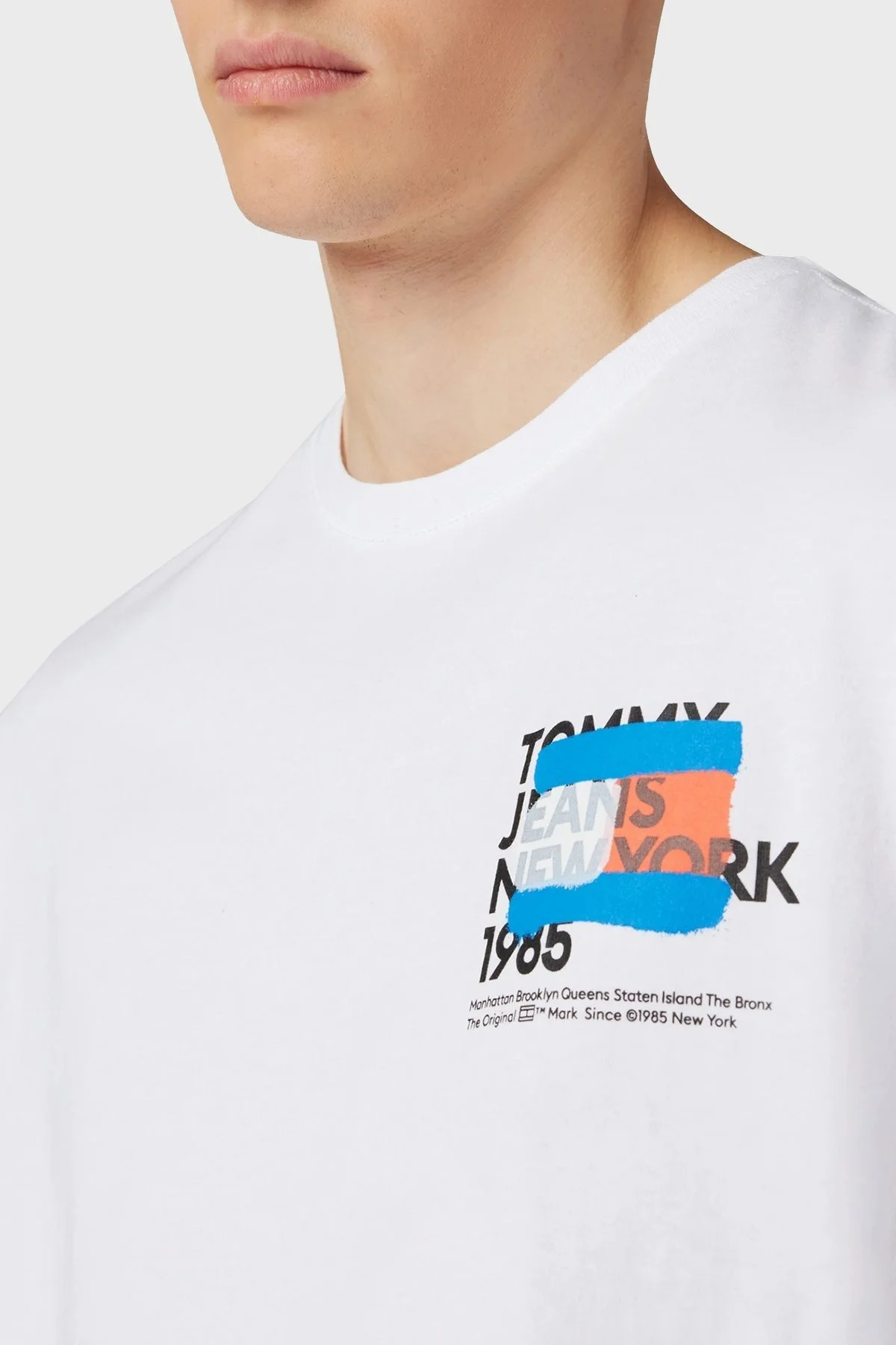 Tommy Jeans Pamuklu Regular Fit Bisiklet Yaka Erkek T Shirt DM0DM18271 YBR BEYAZ - 4