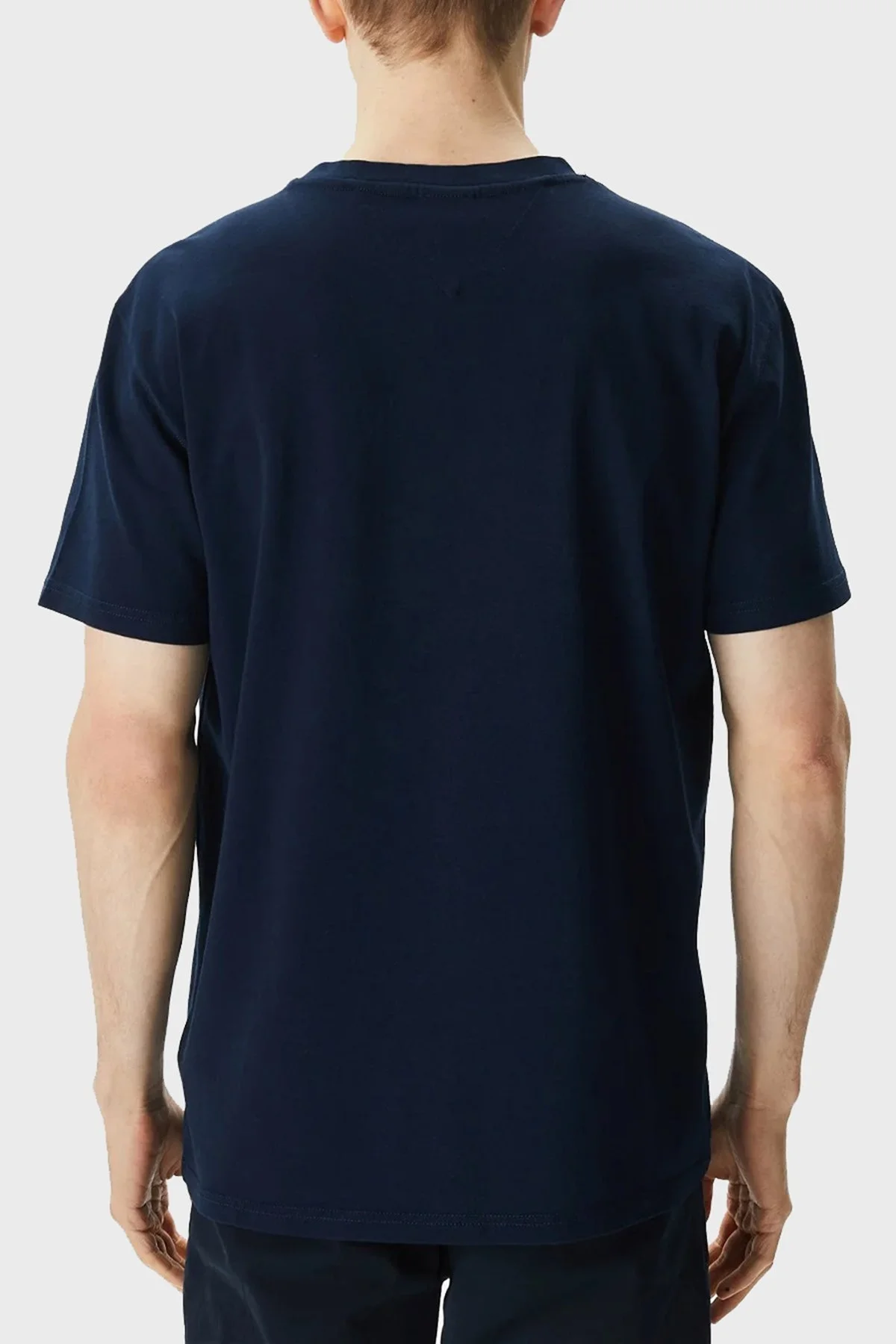 Tommy Jeans Pamuklu Regular Fit Bisiklet Yaka Erkek T Shirt DM0DM18275 C1G LACİVERT - 2