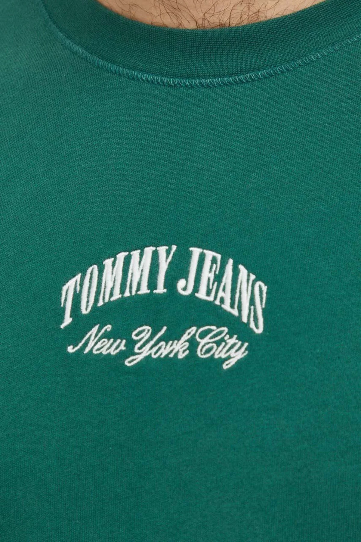Tommy Jeans Pamuklu Regular Fit Bisiklet Yaka Erkek T Shirt DM0DM18275 L4L YEŞİL - 4