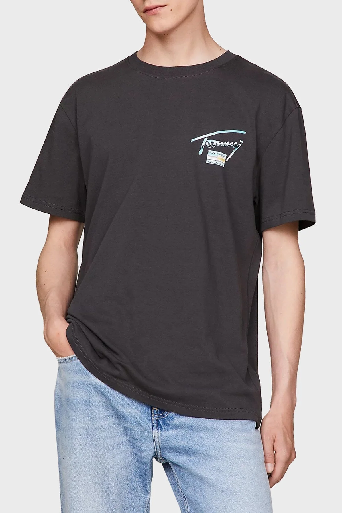 Tommy Jeans Pamuklu Regular Fit Bisiklet Yaka Erkek T Shirt DM0DM18283 PUB KOYU GRİ - 1