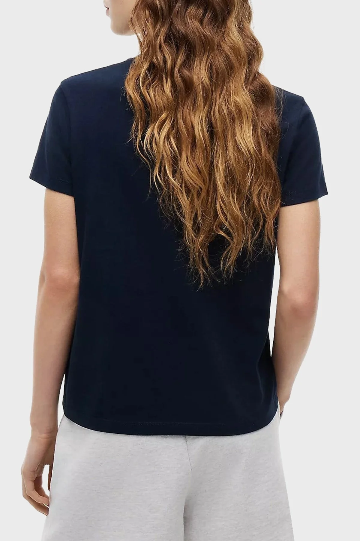 Tommy Jeans Pamuklu Regular Fit Bisiklet Yaka Kadın T Shirt DW0DW22789 C1G Lacivert - 3