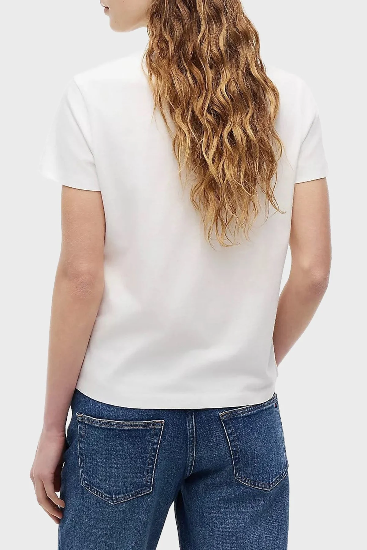 Tommy Jeans Pamuklu Regular Fit Bisiklet Yaka Kadın T Shirt DW0DW22789 YBL Beyaz - 3