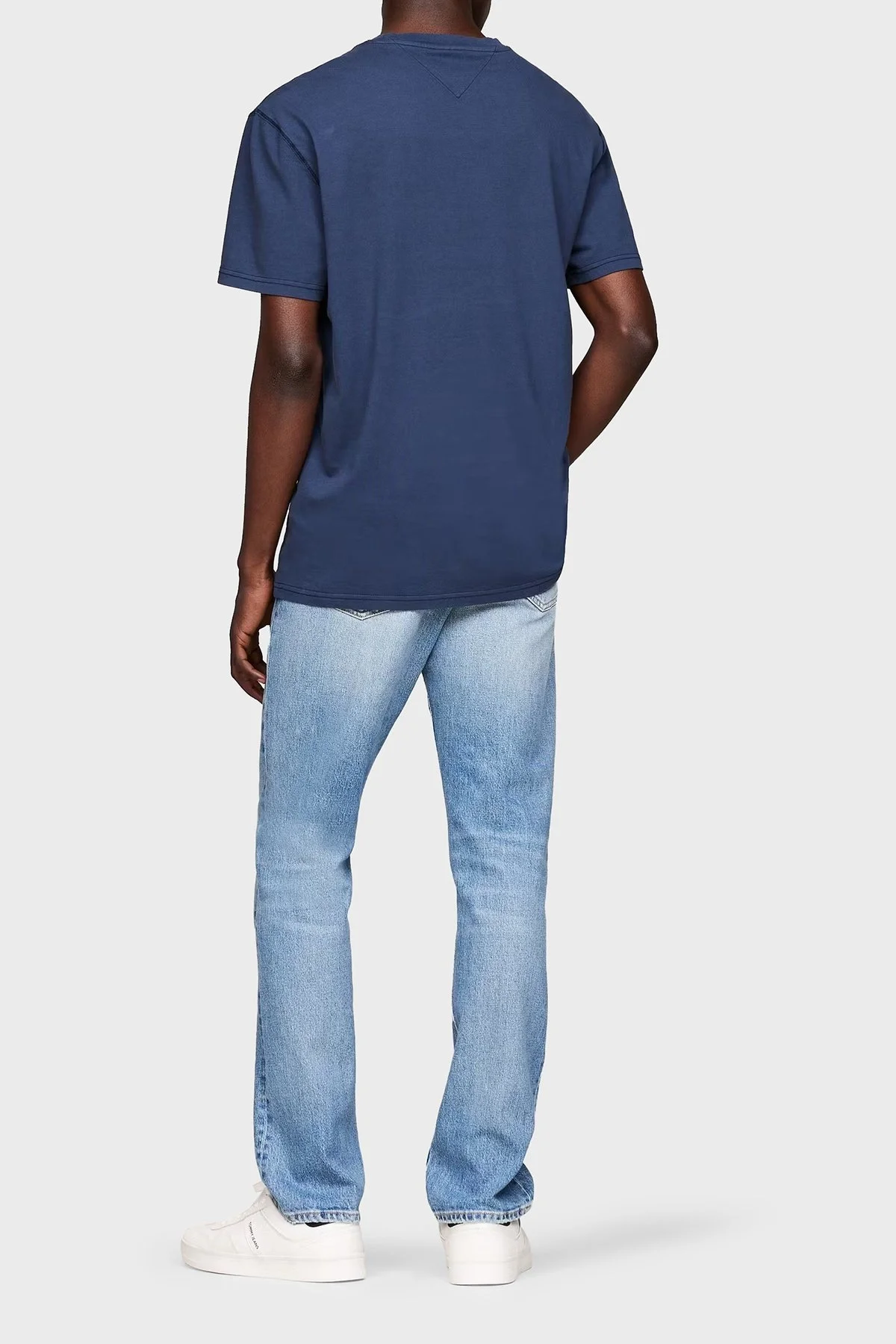 Tommy Jeans Pamuklu Regular Fit Bisiklet Yaka Logolu Erkek T Shirt DM0DM18519 C1G LACİVERT - 2