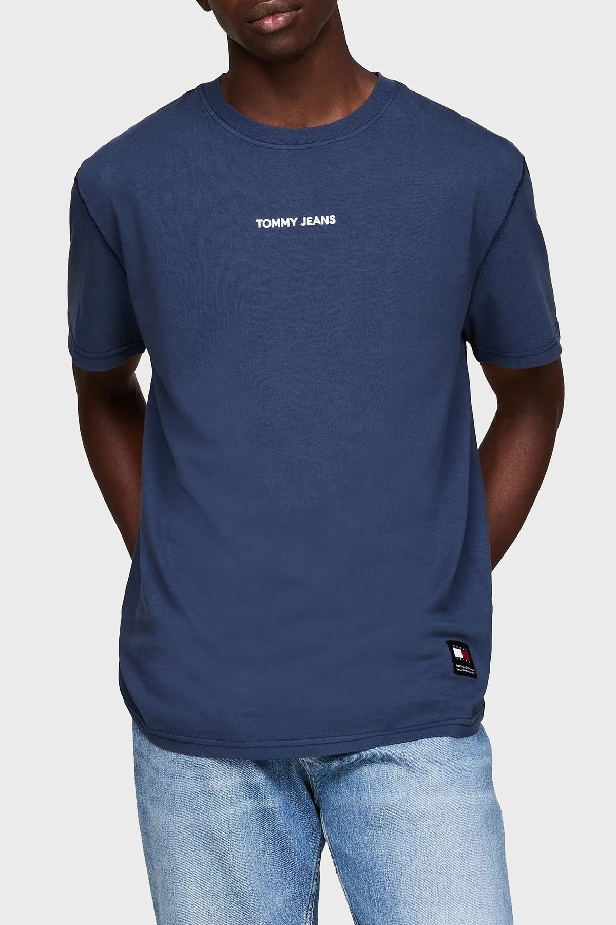 Tommy Jeans Pamuklu Regular Fit Bisiklet Yaka Logolu Erkek T Shirt DM0DM18519 C1G LACİVERT - 6