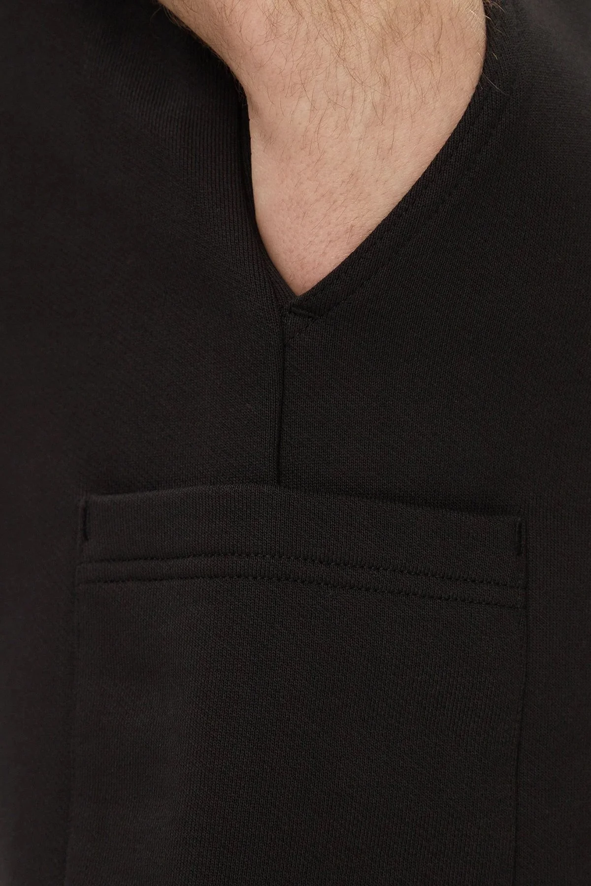 Tommy Jeans Pamuklu Regular Fit Cepli Erkek Short DM0DM18479 BDS SİYAH - 4