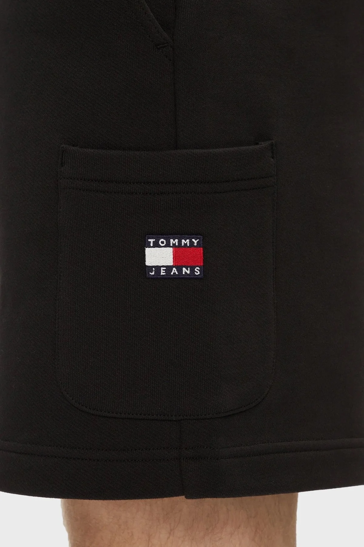 Tommy Jeans Pamuklu Regular Fit Cepli Erkek Short DM0DM18479 BDS SİYAH - 5