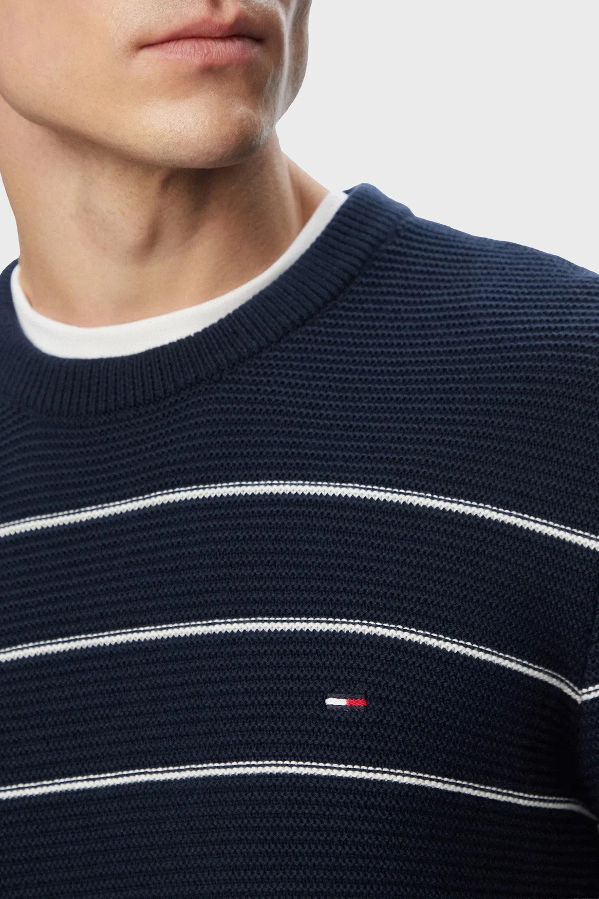 Tommy Jeans Pamuklu Regular Fit Çizgili Bisiklet Yaka Erkek Kazak DM0DM23384 C1G Lacivert - 5