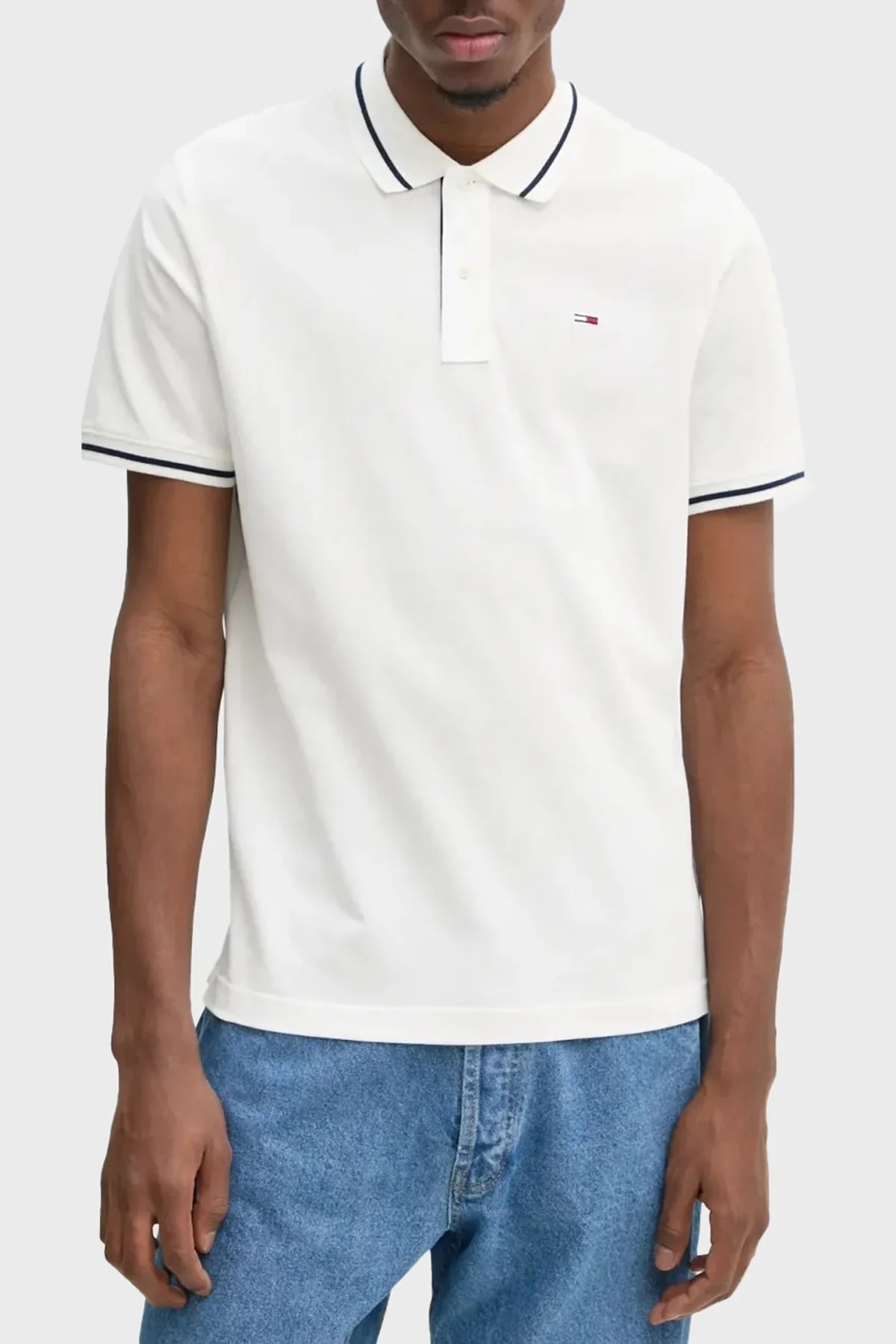 Tommy Jeans Pamuklu Regular Fit Düğmeli Erkek Polo Yaka T Shirt DM0DM20745 YBL BEYAZ - 1