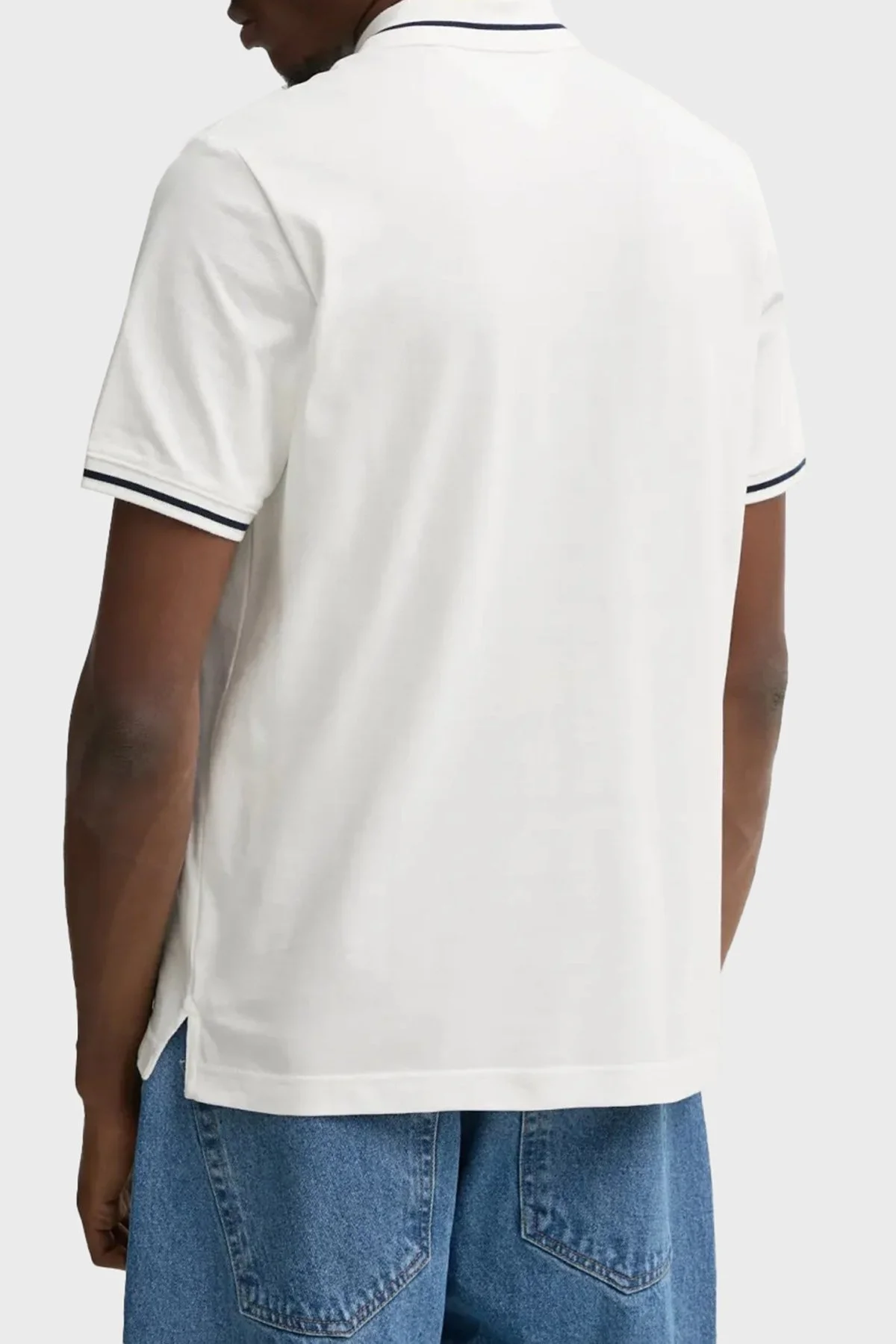 Tommy Jeans Pamuklu Regular Fit Düğmeli Erkek Polo Yaka T Shirt DM0DM20745 YBL BEYAZ - 3