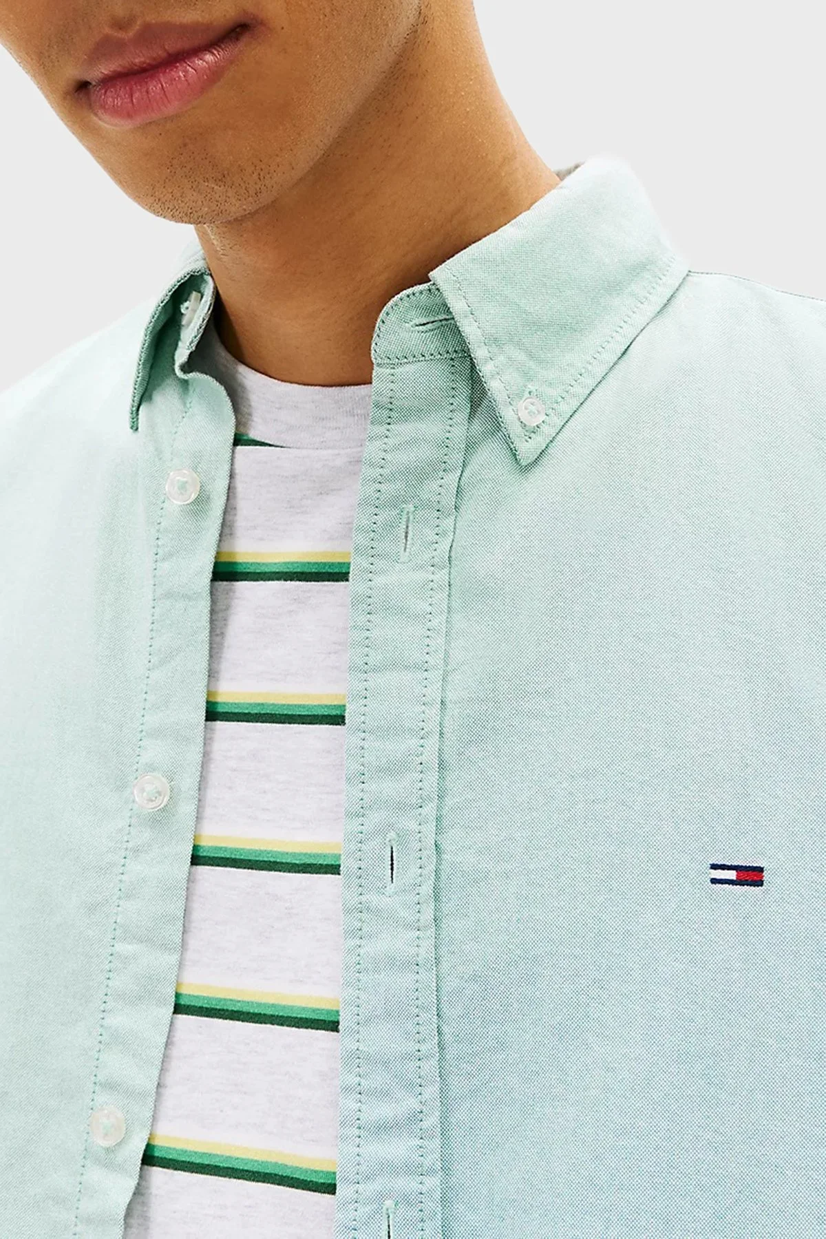 Tommy Jeans Pamuklu Regular Fit Düğmeli Yaka Erkek Gömlek DM0DM21298 L5Y YEŞİL - 4