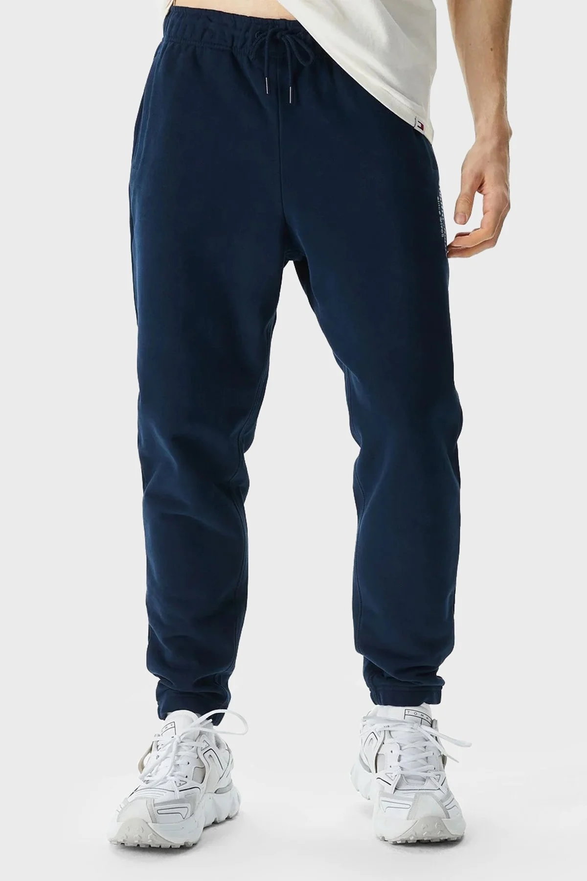 Tommy Jeans Pamuklu Regular Fit Erkek Pantolon DM0DM18377 C1G LACİVERT - 2