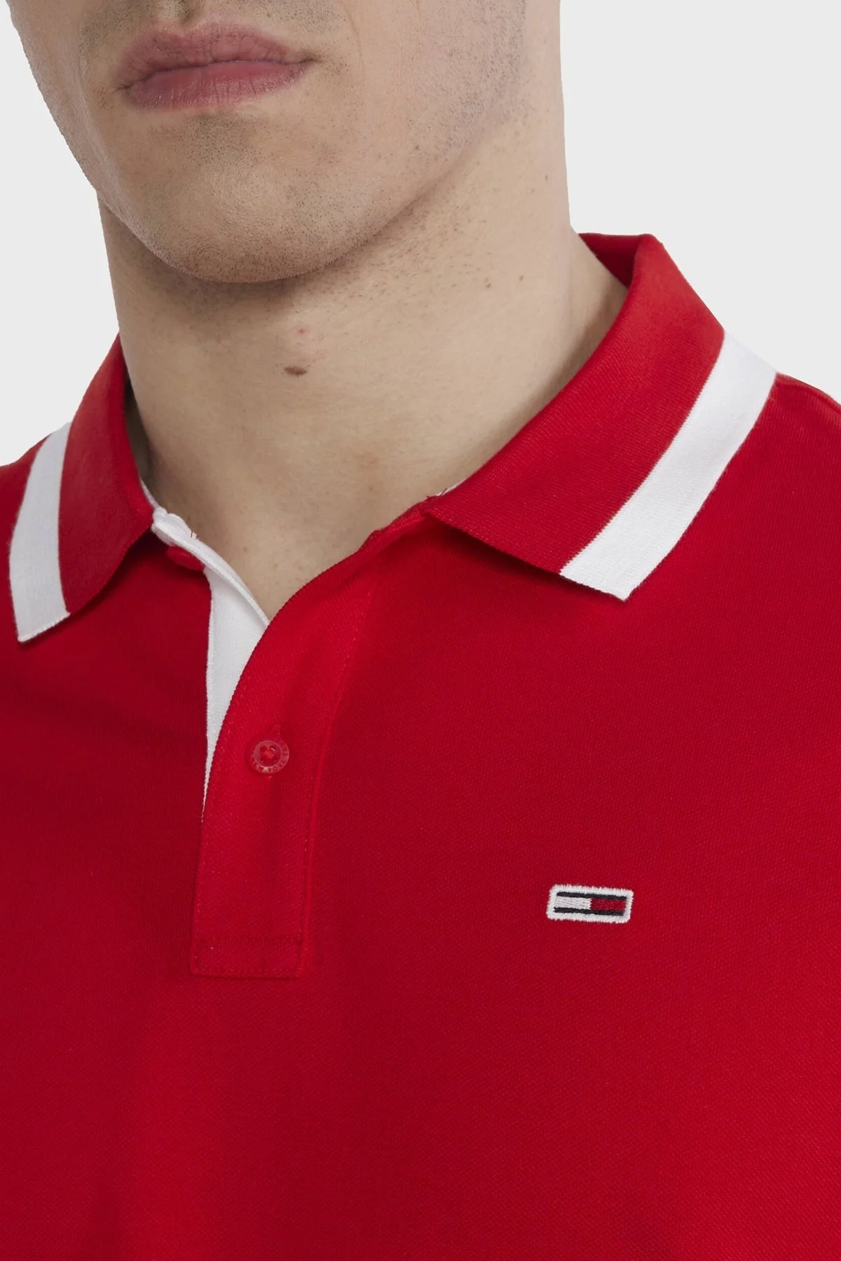 Tommy Jeans Pamuklu Regular Fit Erkek Polo Yaka T Shirt DM0DM18313 XNL KIRMIZI - 3