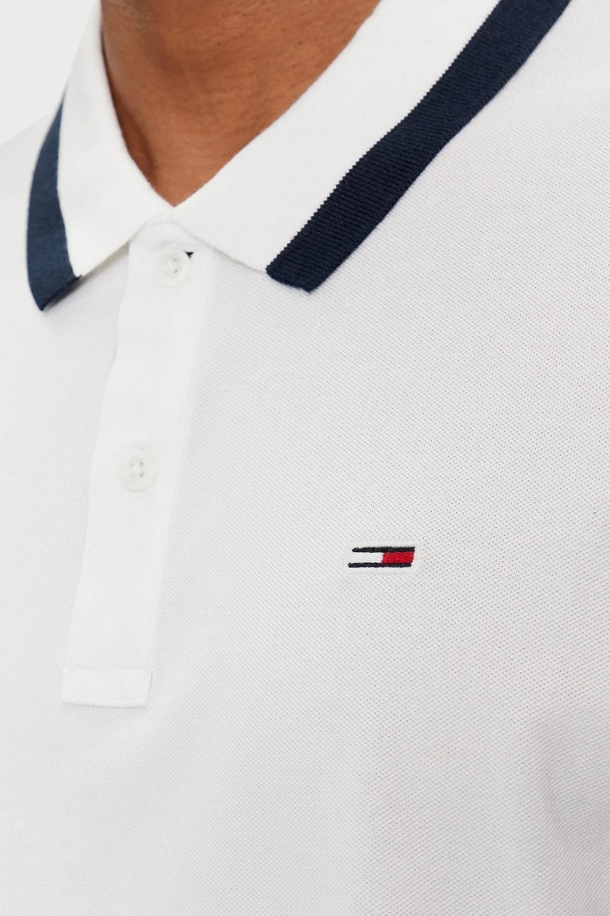 Tommy Jeans Pamuklu Regular Fit Erkek Polo Yaka T Shirt DM0DM18313 YBR BEYAZ - 5