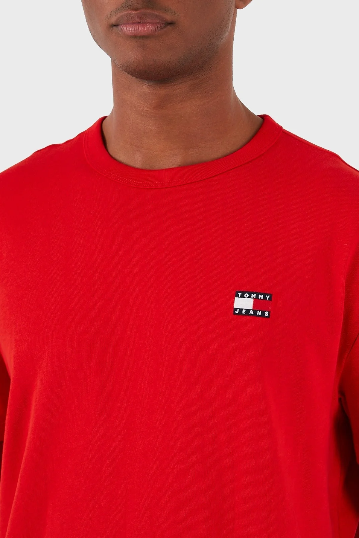 Tommy Jeans Pamuklu Regular Fit Erkek T Shirt DM0DM17995 XNL KIRMIZI - 5