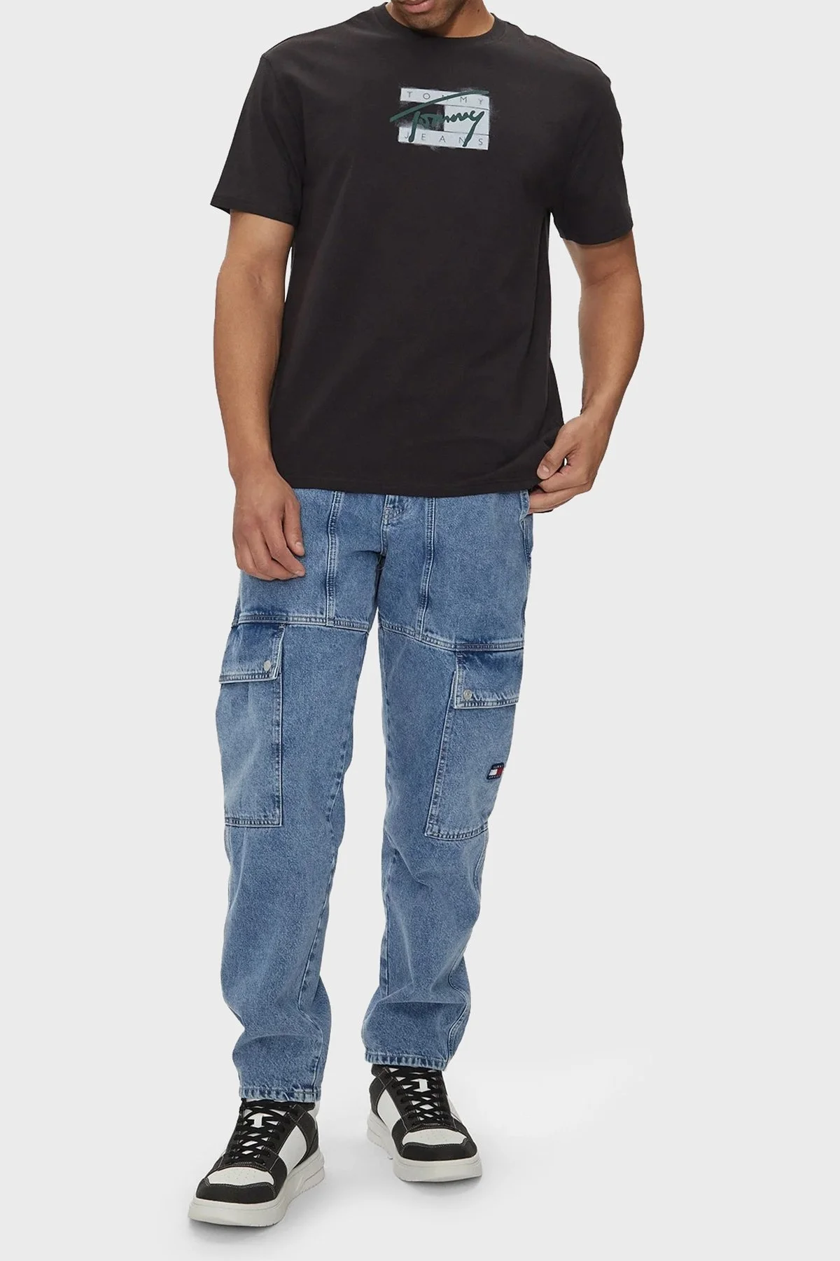 Tommy Jeans Pamuklu Regular Fit Erkek T Shirt DM0DM18528 BDS SİYAH - 3