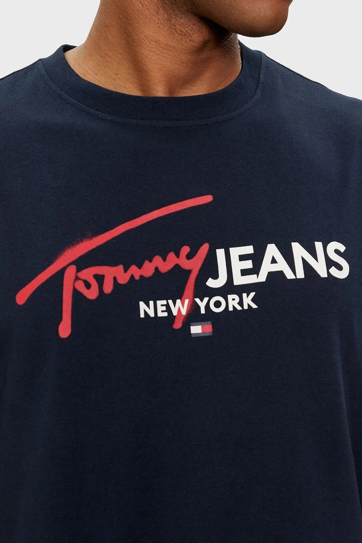 Tommy Jeans Pamuklu Regular Fit Erkek T Shirt DM0DM18572 C1G LACİVERT - 4