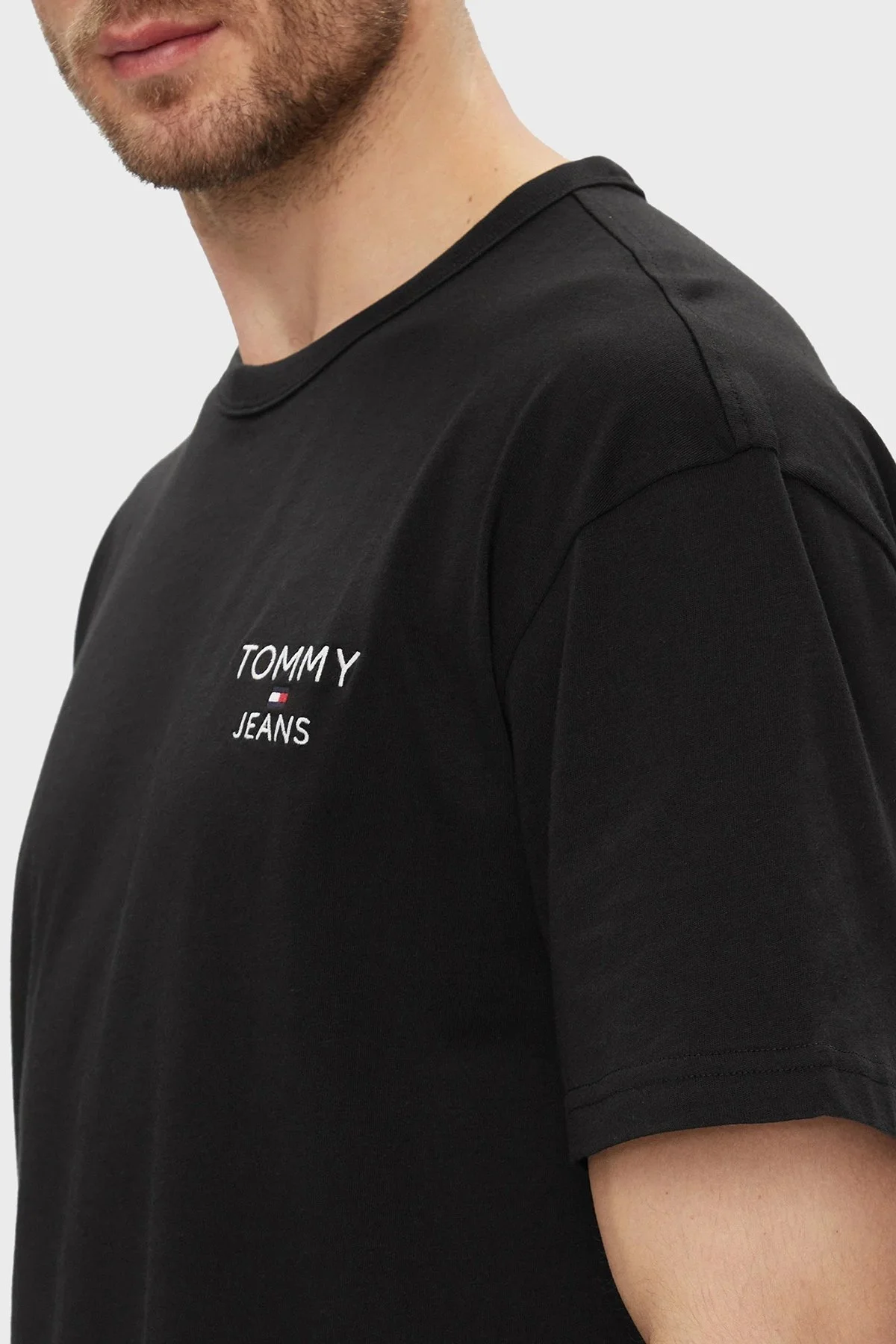 Tommy Jeans Pamuklu Regular Fit Erkek T Shirt DM0DM18872 BDS SİYAH - 4