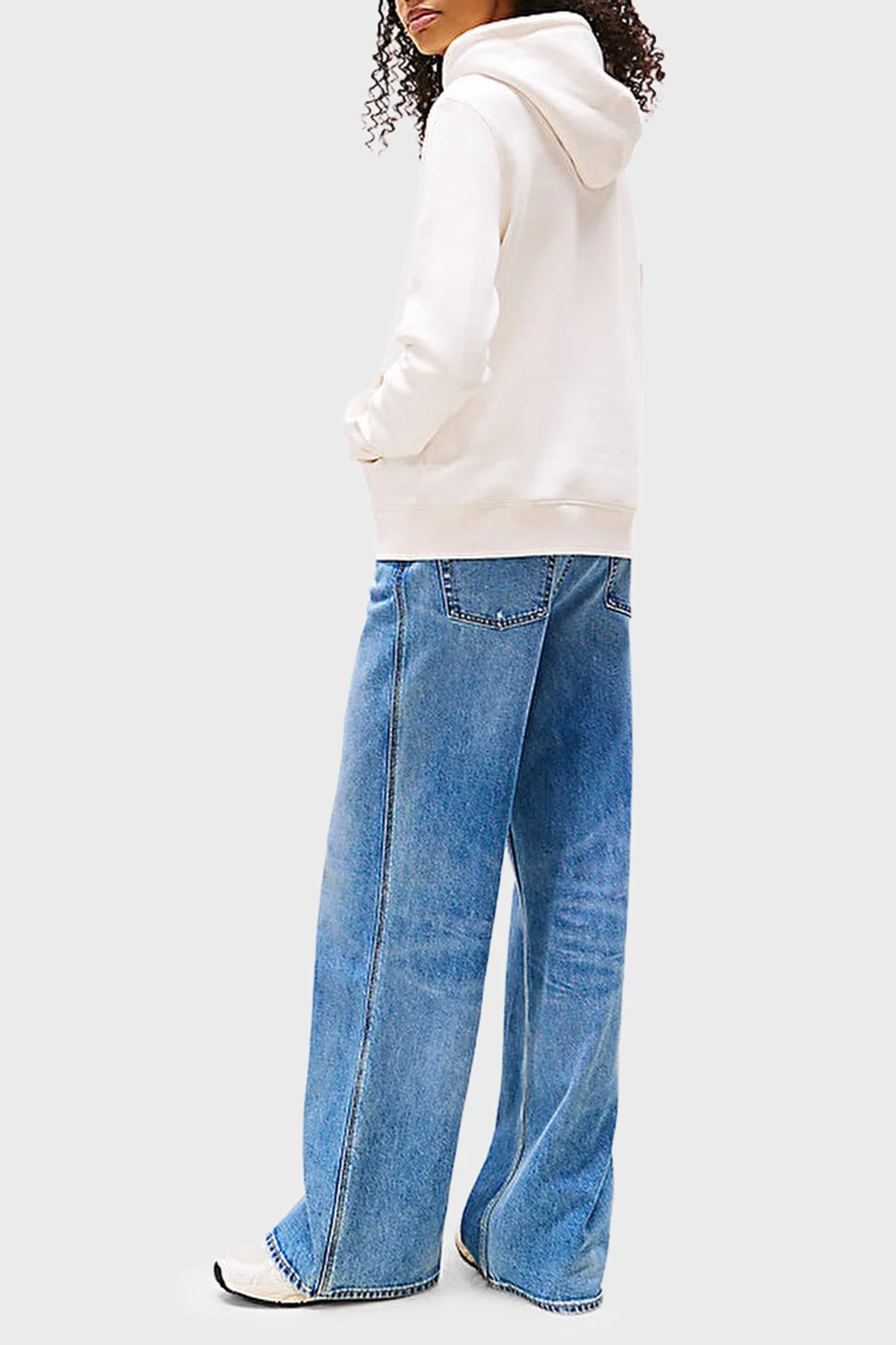 Tommy Jeans Pamuklu Regular Fit Kapüşonlu Logolu Bayan Sweat DW0DW21963 YBH BEYAZ - 3