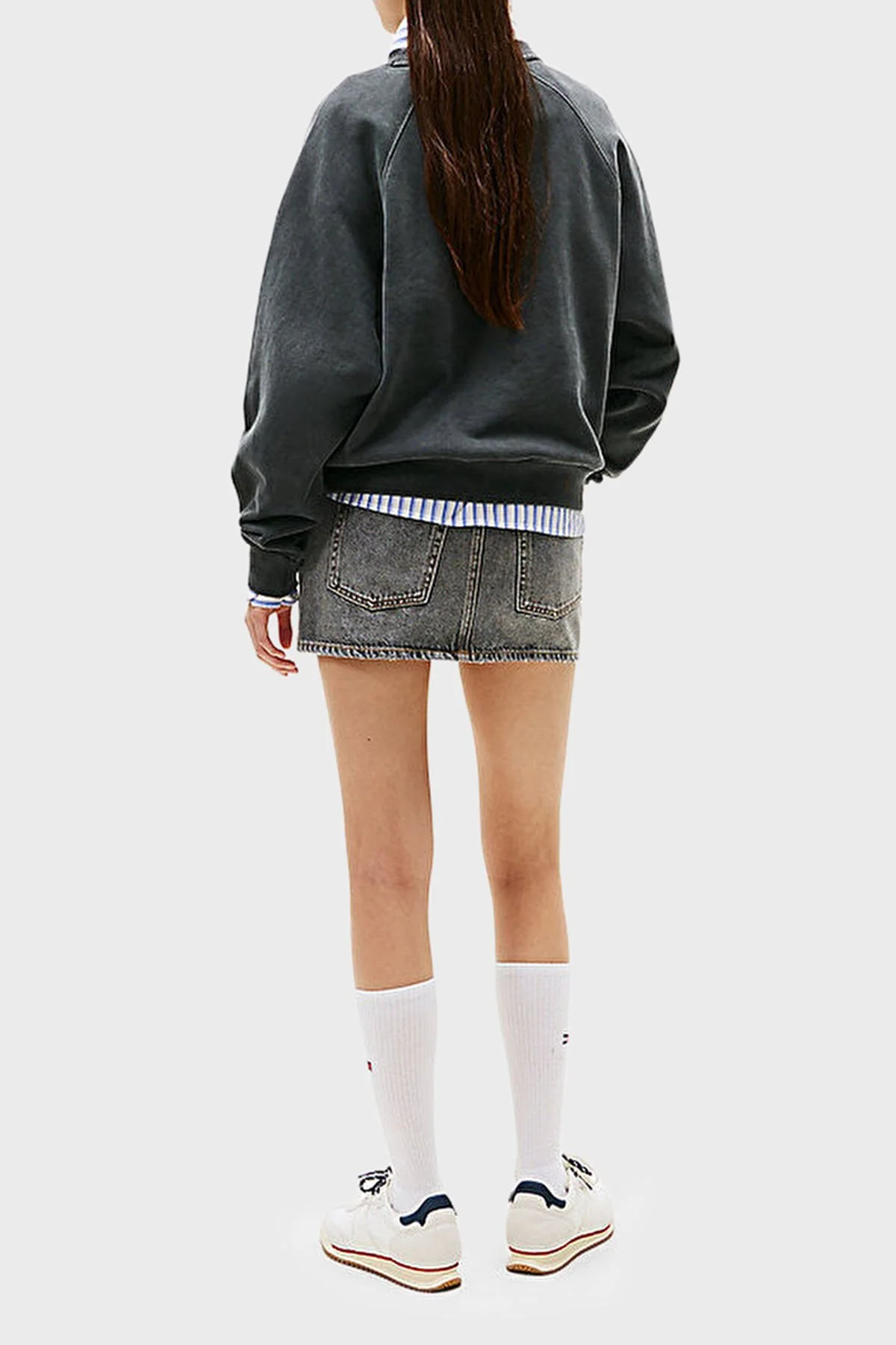 Tommy Jeans Pamuklu Regular Fit Logolu Bayan Sweat DW0DW21959 BDS SİYAH - 4