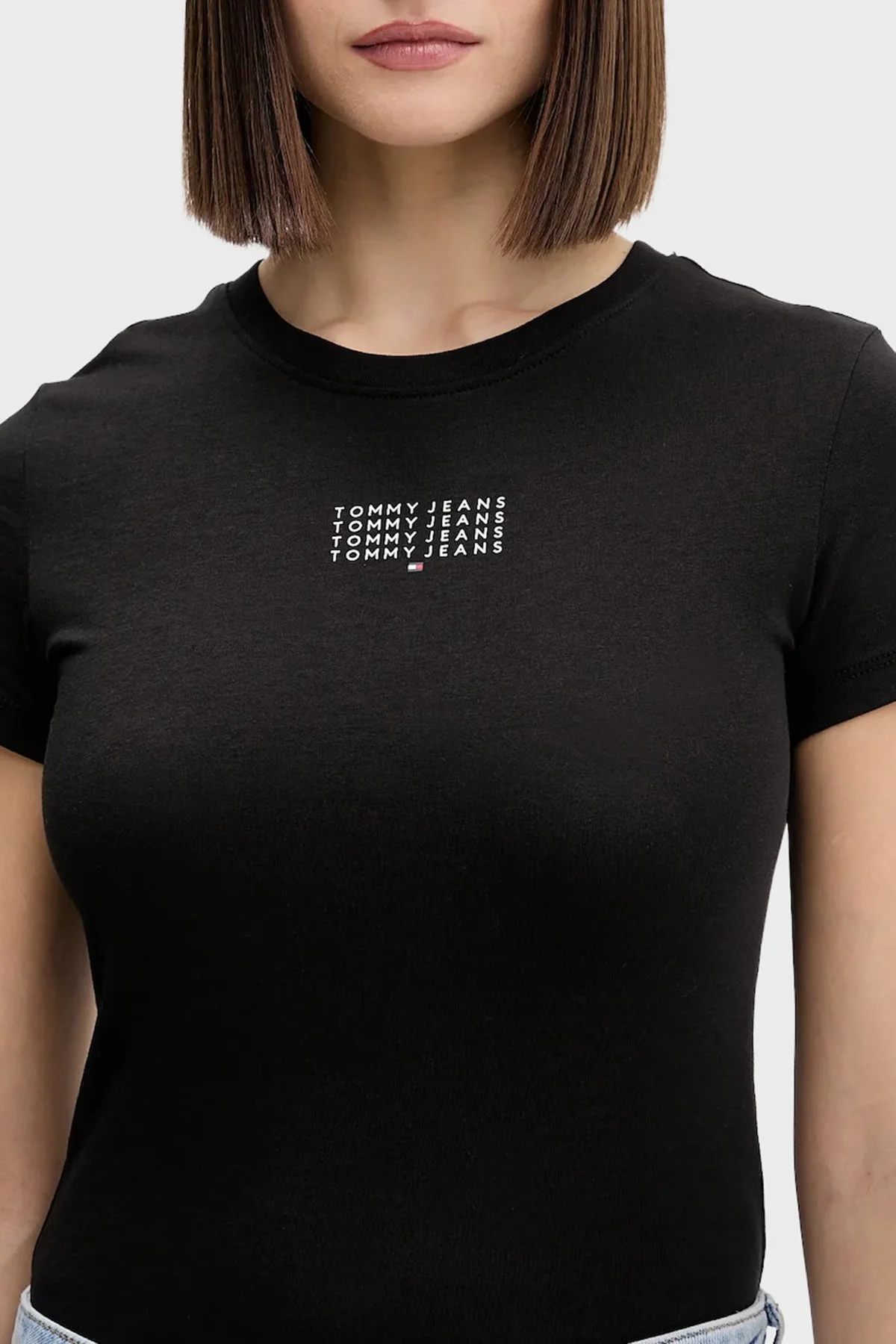 Tommy Jeans Pamuklu Regular Fit Logolu Bisiklet Yaka Bayan T Shirt DW0DW21841 BDS SİYAH - 3