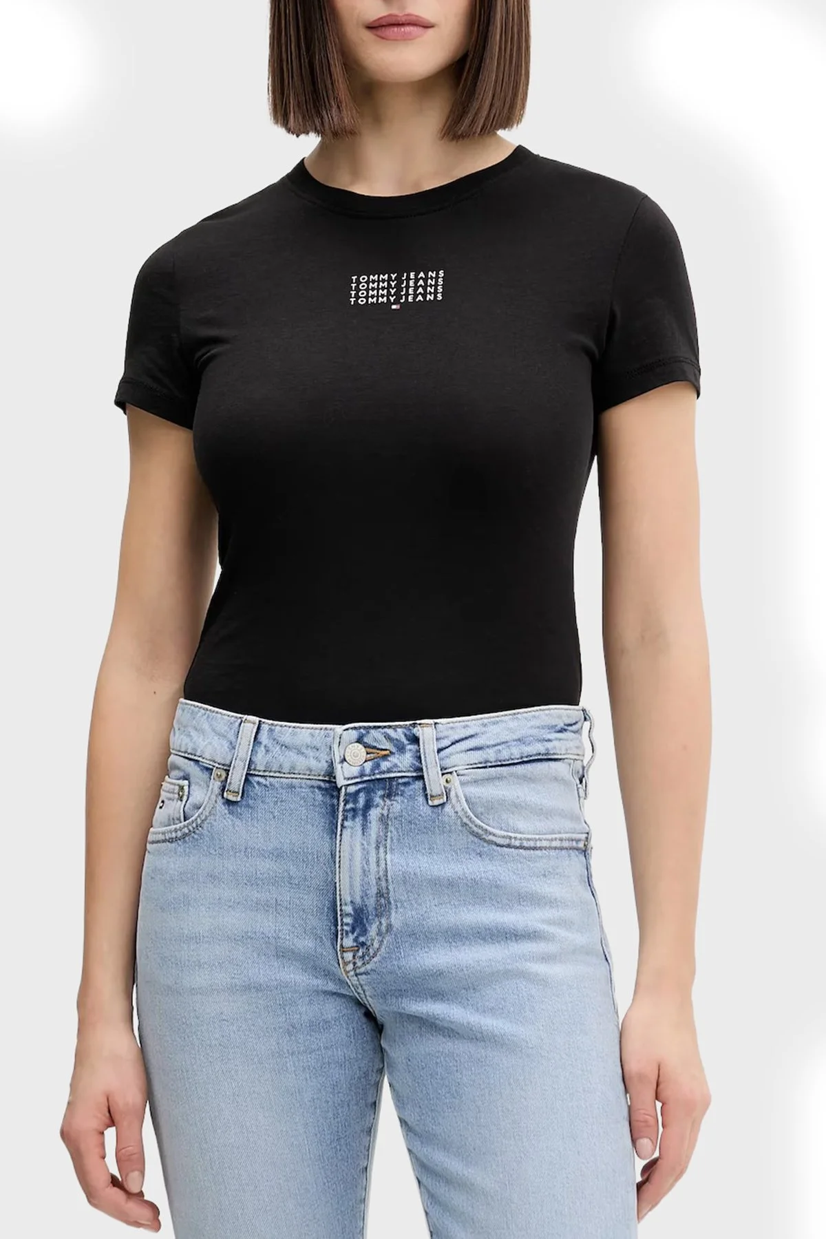 Tommy Jeans Pamuklu Regular Fit Logolu Bisiklet Yaka Kadın T Shirt DW0DW21841 BDS SİYAH - 1