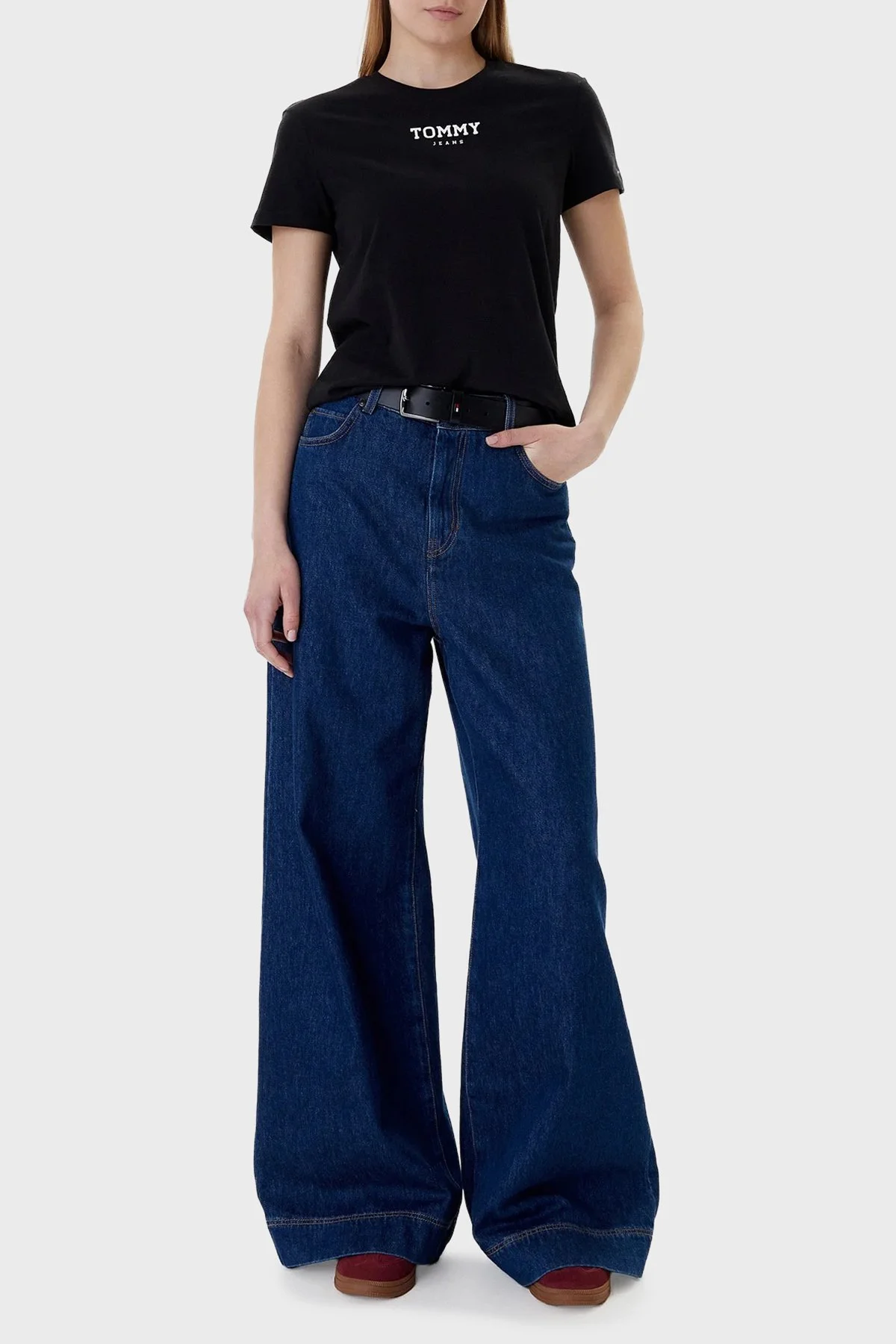 Tommy Jeans Pamuklu Regular Fit Logolu Bisiklet Yaka Bayan T Shirt DW0DW21842 BDS SİYAH - 2