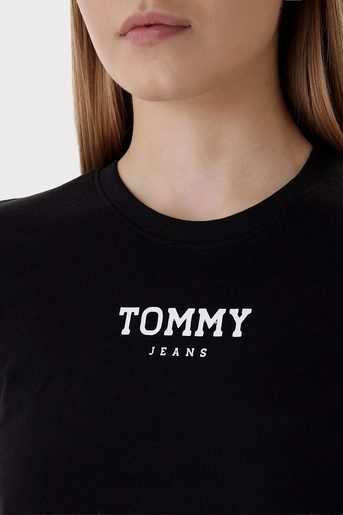 Tommy Jeans Pamuklu Regular Fit Logolu Bisiklet Yaka Kadın T Shirt DW0DW21842 BDS SİYAH - 4