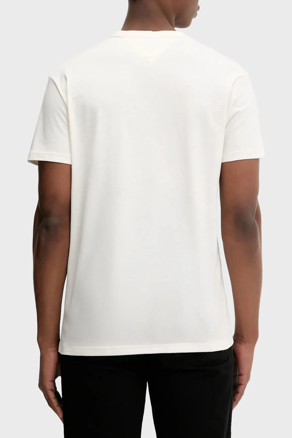 Tommy Jeans Pamuklu Regular Fit Logolu Bisiklet Yaka Erkek T Shirt DM0DM22311 YBH BEYAZ - 3