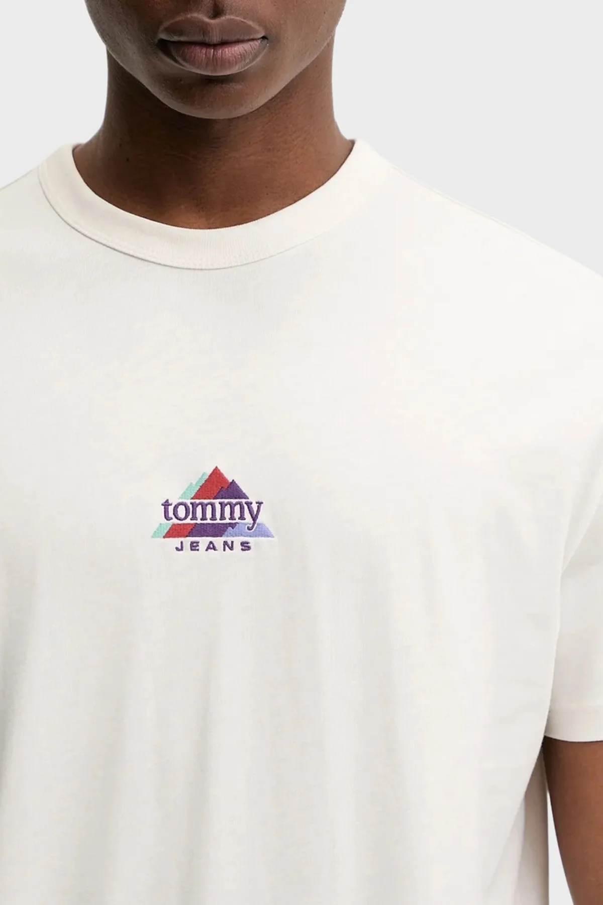 Tommy Jeans Pamuklu Regular Fit Logolu Bisiklet Yaka Erkek T Shirt DM0DM22311 YBH BEYAZ - 4