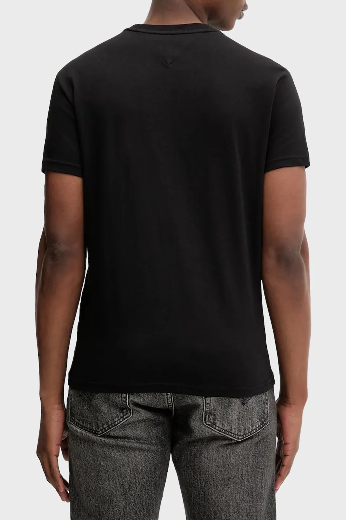 Tommy Jeans Pamuklu Regular Fit Logolu Bisiklet Yaka Erkek T Shirt DM0DM22317 BDS SİYAH - 3