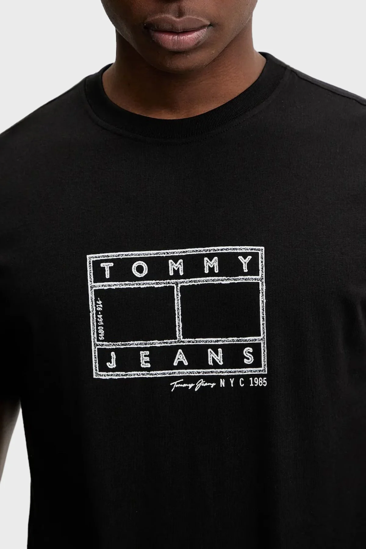 Tommy Jeans Pamuklu Regular Fit Logolu Bisiklet Yaka Erkek T Shirt DM0DM22317 BDS SİYAH - 4