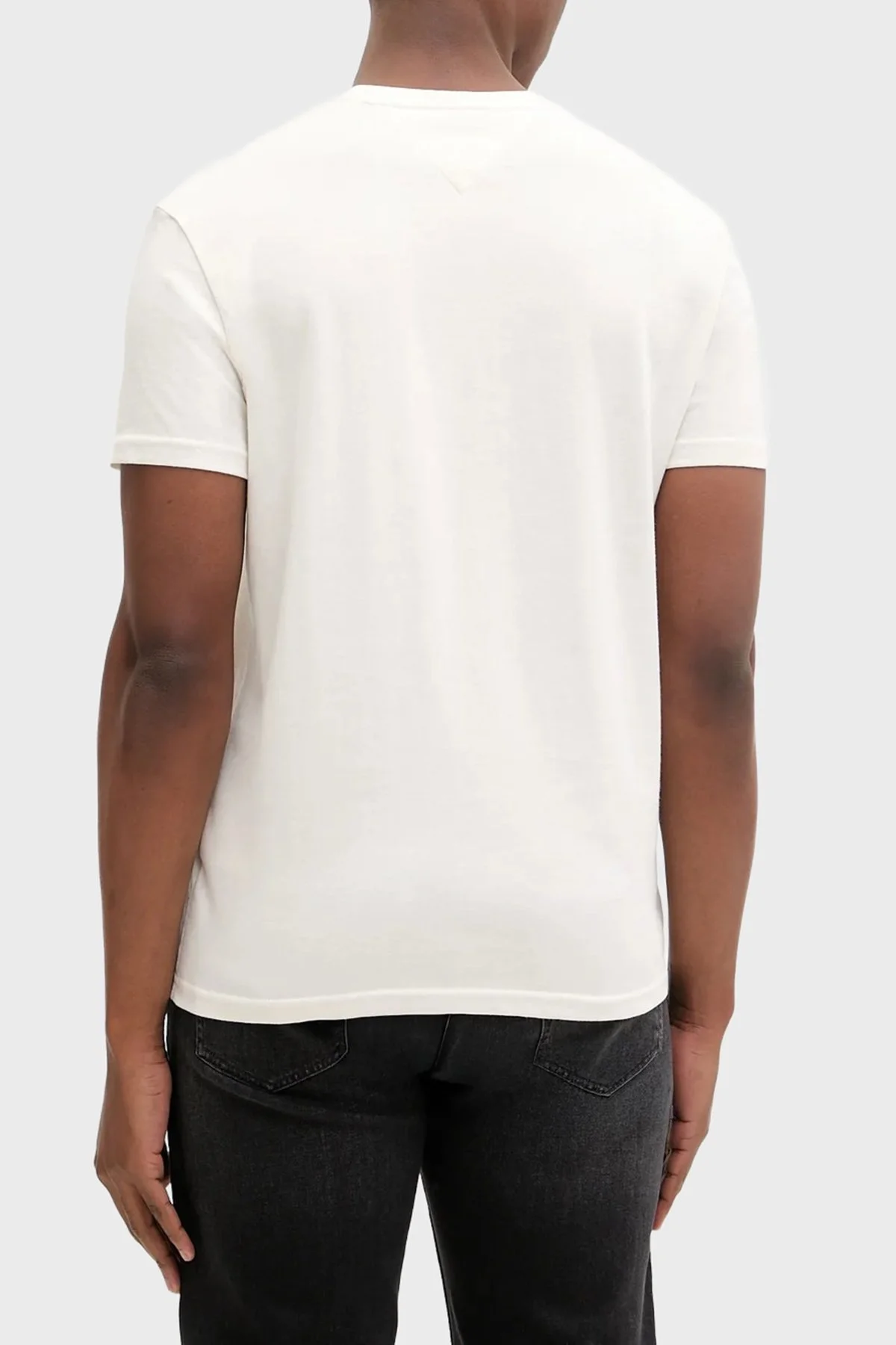 Tommy Jeans Pamuklu Regular Fit Logolu Bisiklet Yaka Erkek T Shirt DM0DM22317 YBH BEYAZ - 3