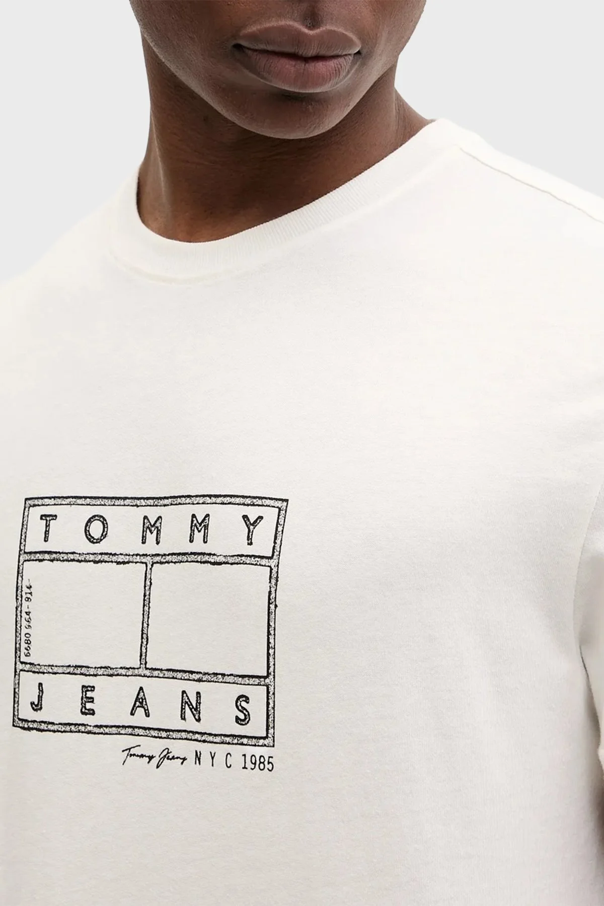 Tommy Jeans Pamuklu Regular Fit Logolu Bisiklet Yaka Erkek T Shirt DM0DM22317 YBH BEYAZ - 4