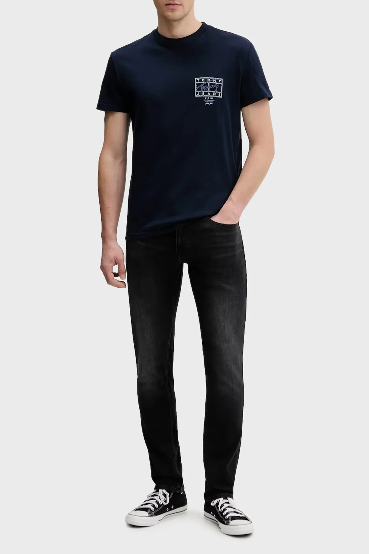 Tommy Jeans Pamuklu Regular Fit Logolu Bisiklet Yaka Erkek T Shirt DM0DM22319 C1G LACİVERT - 2